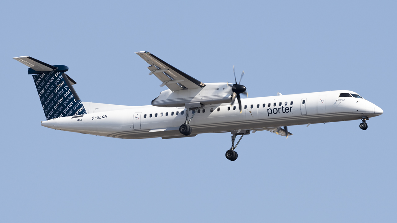 Full size: Porter Airlines De Havilland Dash-8 q400 C-GLQN at Washington Dulles International Airport