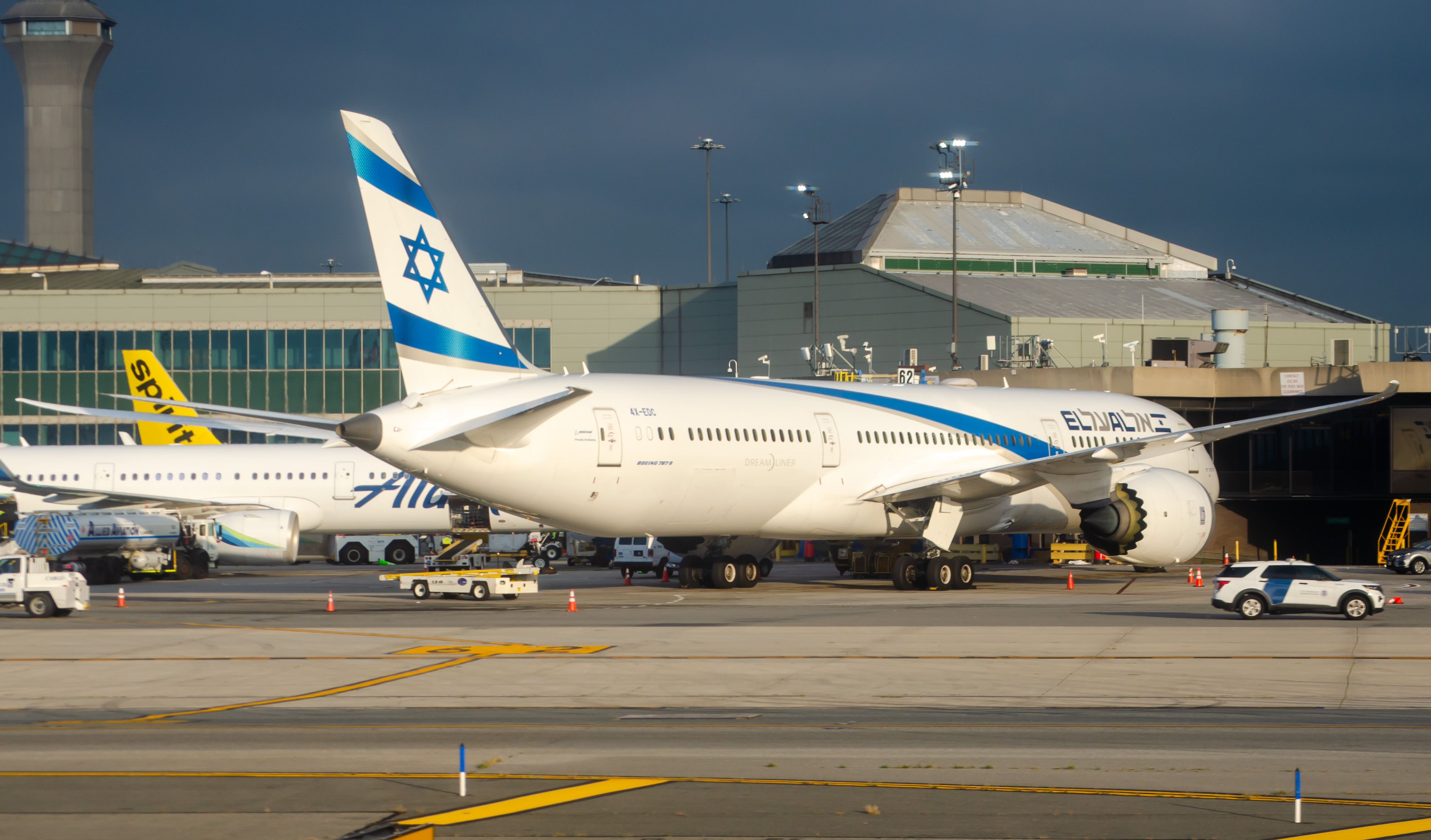 Full size: el al  Boeing 787-9 4X-EDC at Newark Liberty International Airport