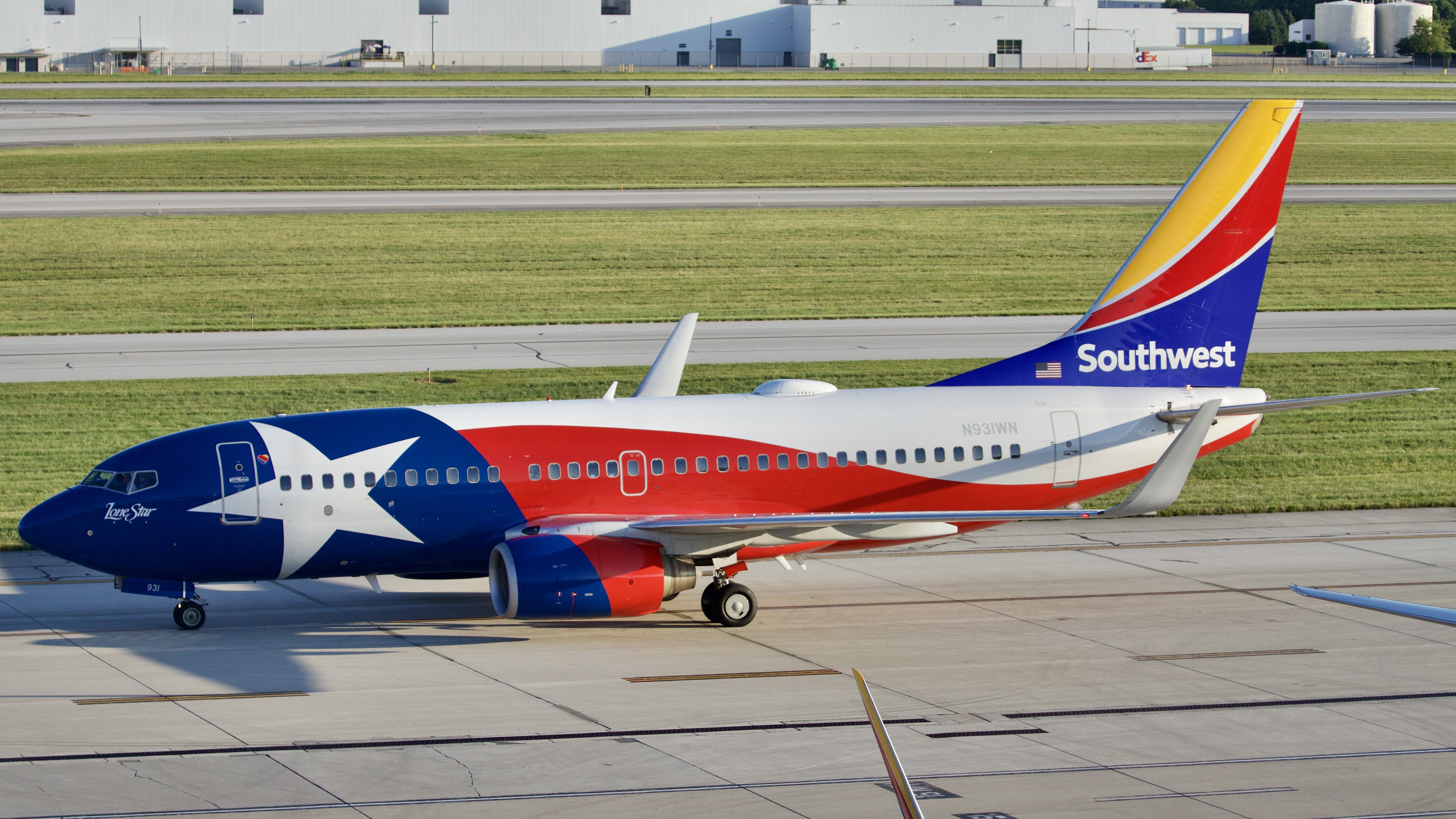 Full size: Southwest Airlines Boeing 737-700 N931WN at John Glenn Columbus International Airport