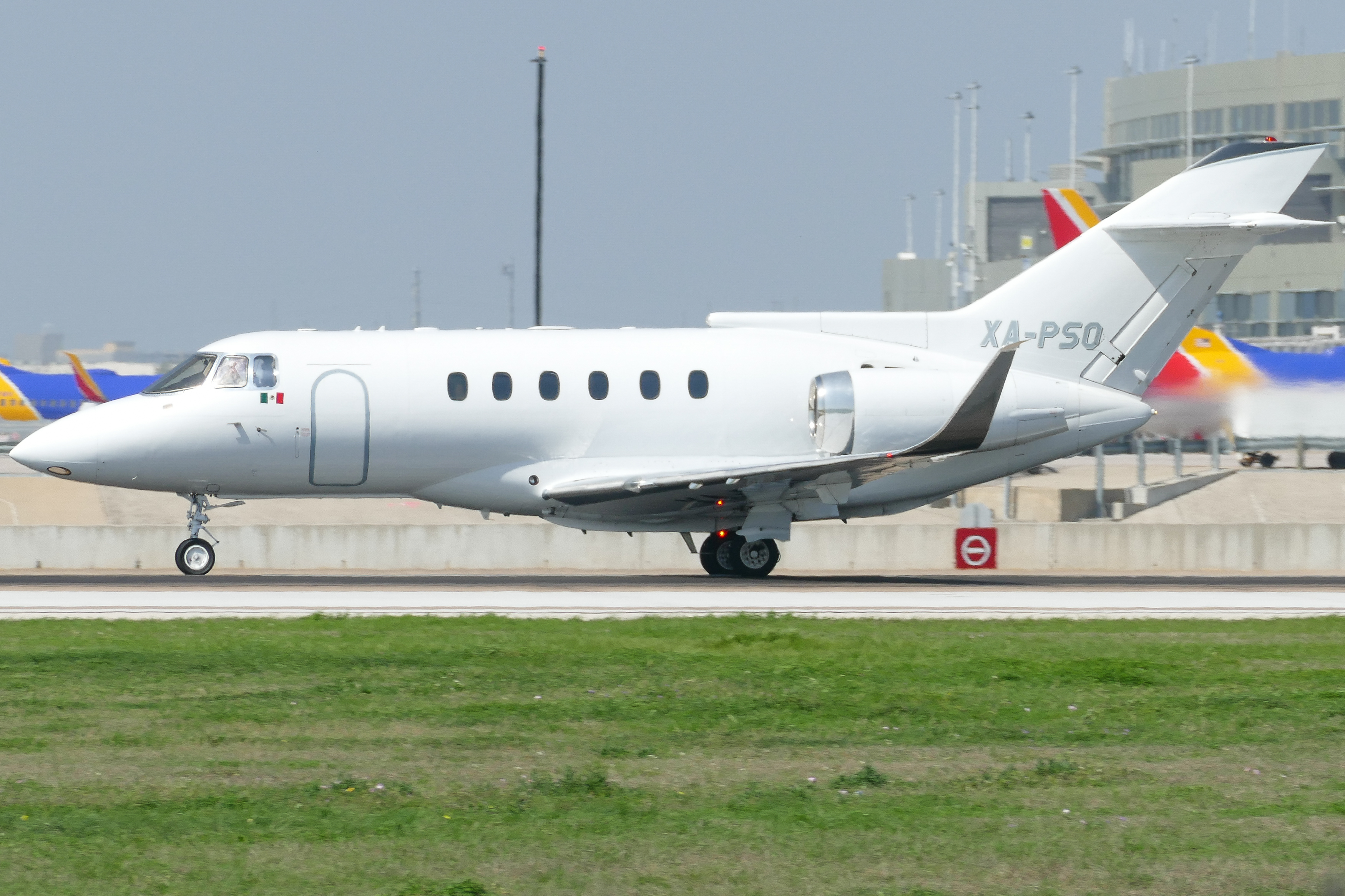 Full size: PRIVATE British Aerospace BAe-125 XA-PSO at Austin-Bergstrom International Airport