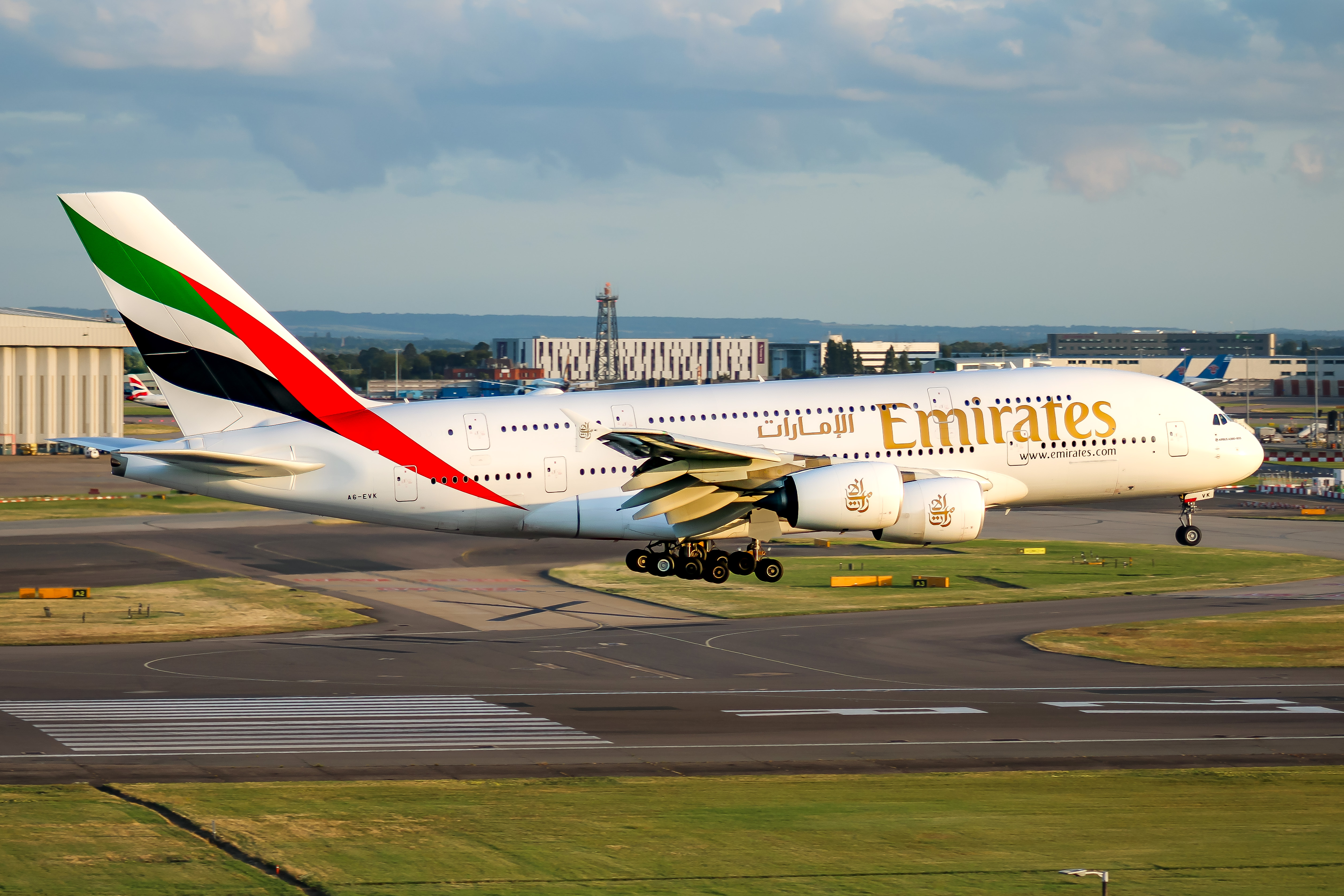 Full size: Emirates Airbus A380-800 A6-EVK at London Heathrow International Airport