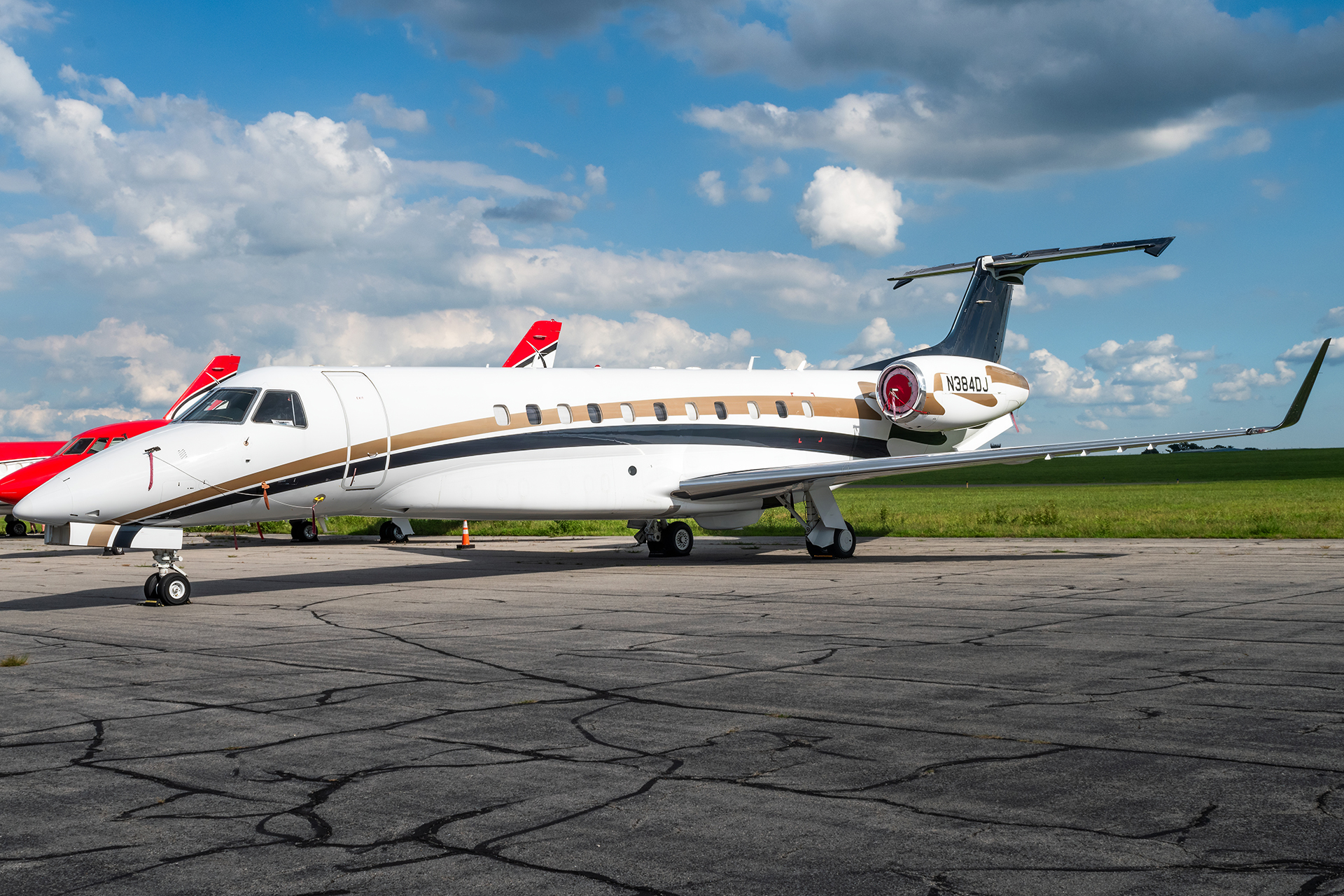 Full size: PRIVATE Embraer ERJ135 N384DJ at New Castle Airport