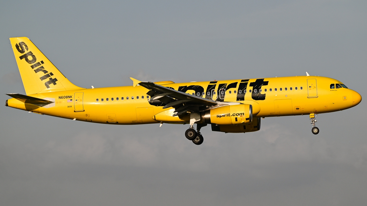Full size: Spirit Airlines Airbus A320 N608NK at Dallas-Fort Worth International Airport