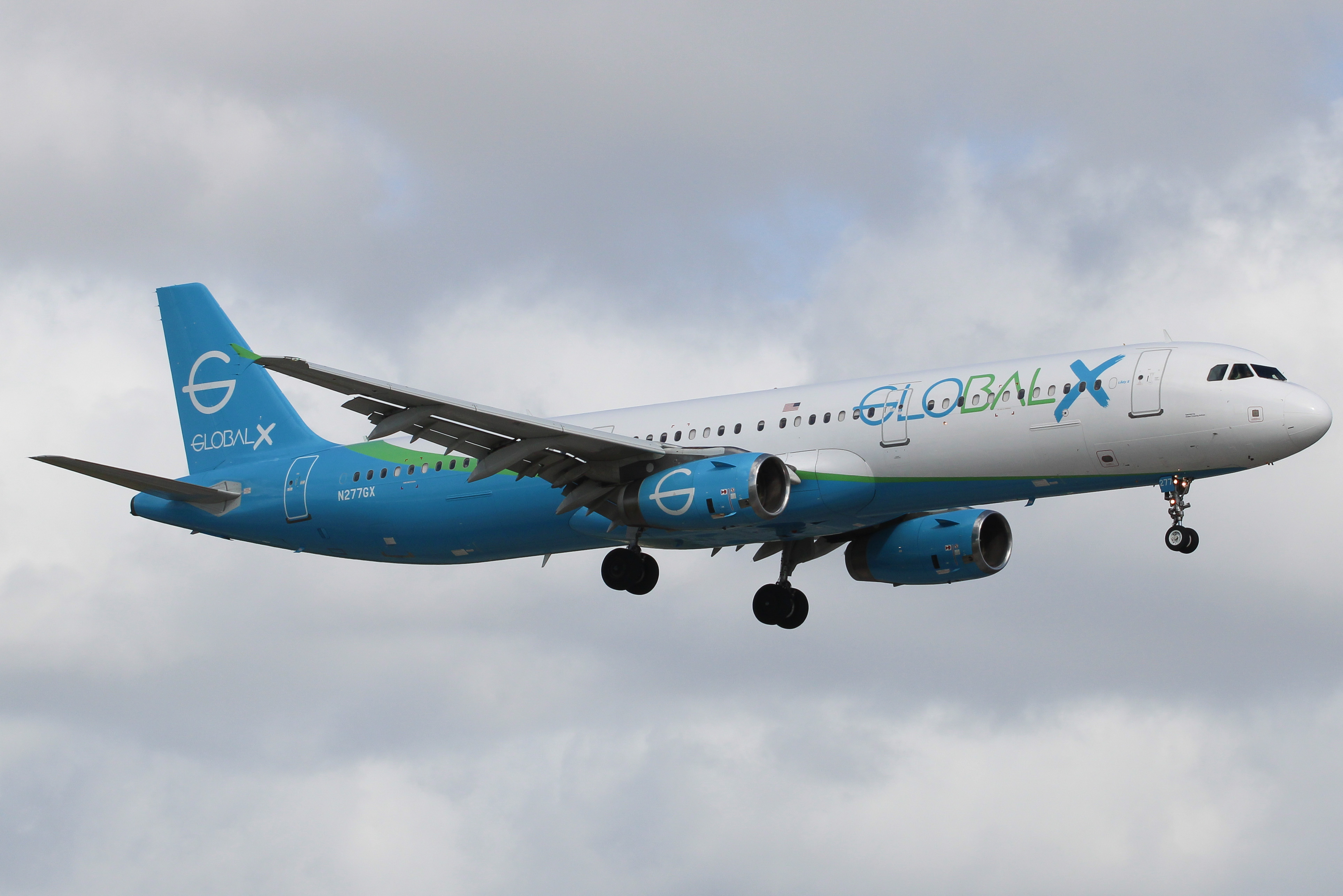 Full size: Global X Airbus A321-200 N277GX at Miami International Airport