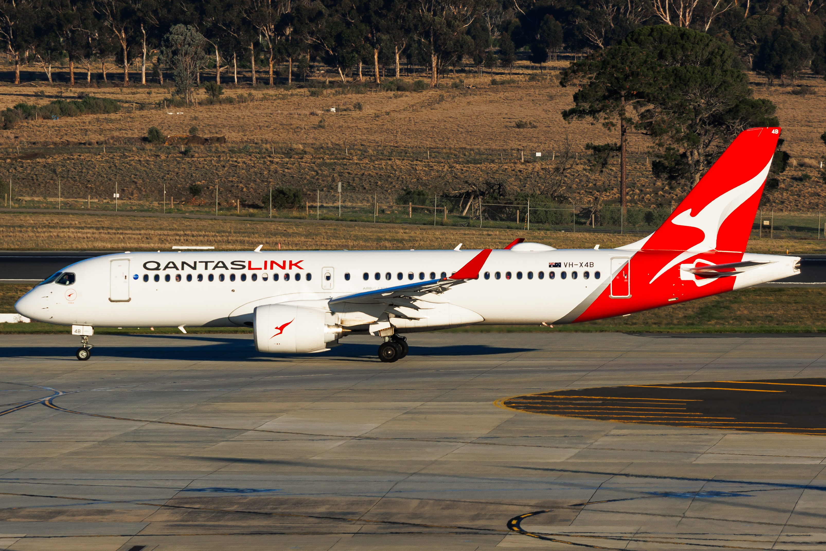 Full size: QantasLink Airbus A220-300 VH-X4B at Melbourne Airport