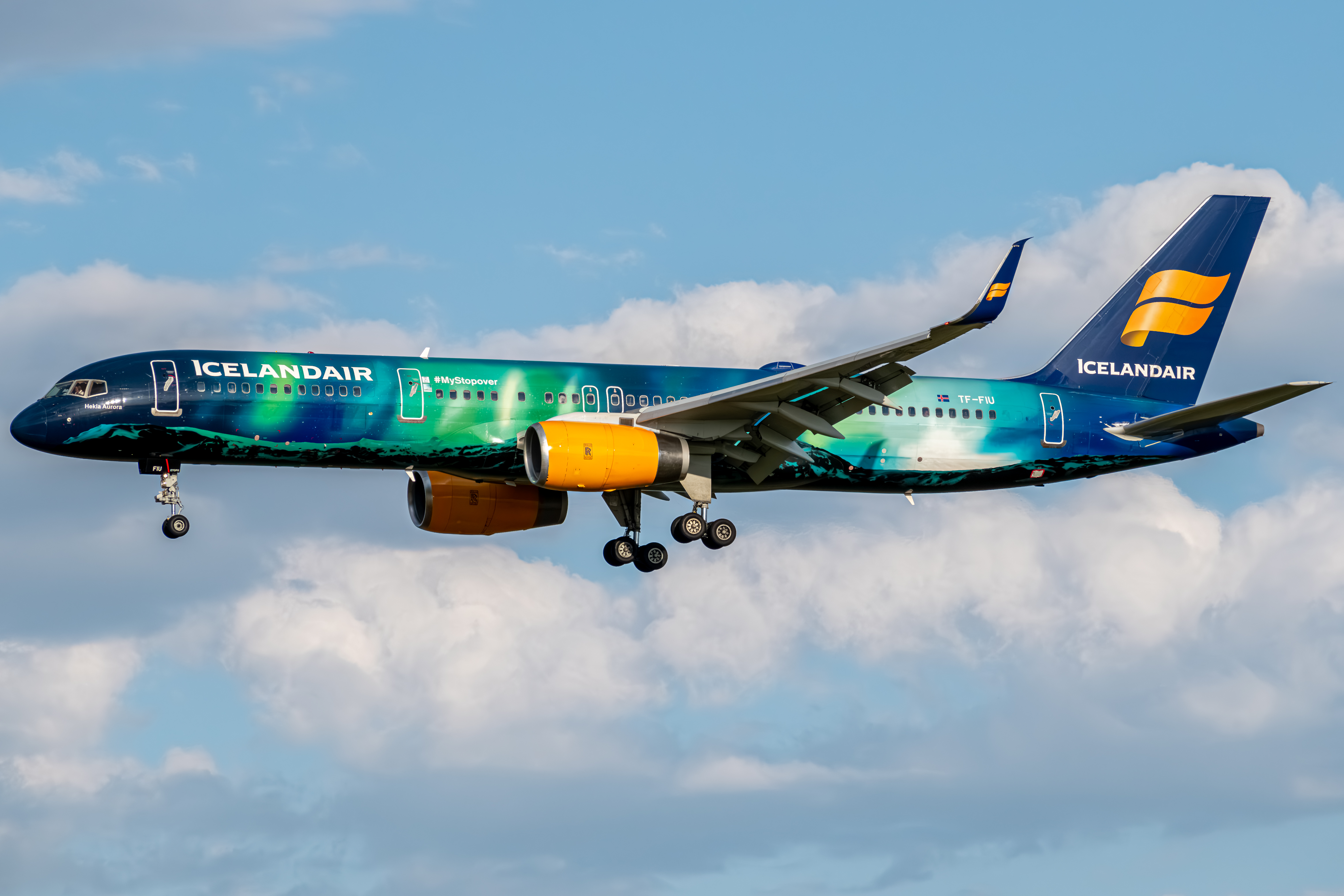 Full size: Icelandair  Boeing 757-200 TF-FIU at Denver International Airport