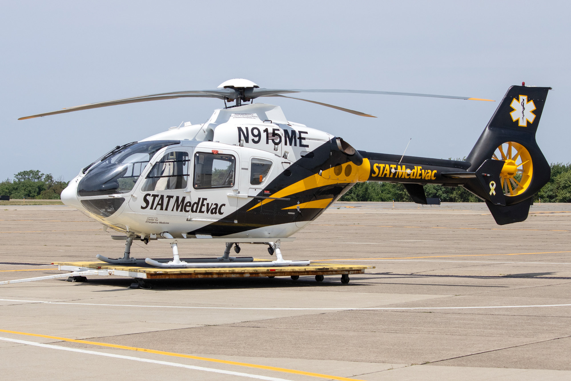 Full size: STAT MedEvac Airbus H135 N915ME at Pittsburgh Allegheny County Airport
