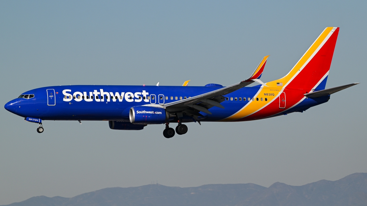 Full size: Southwest Airlines Boeing 737-900 N8311Q at Los Angeles International Airport