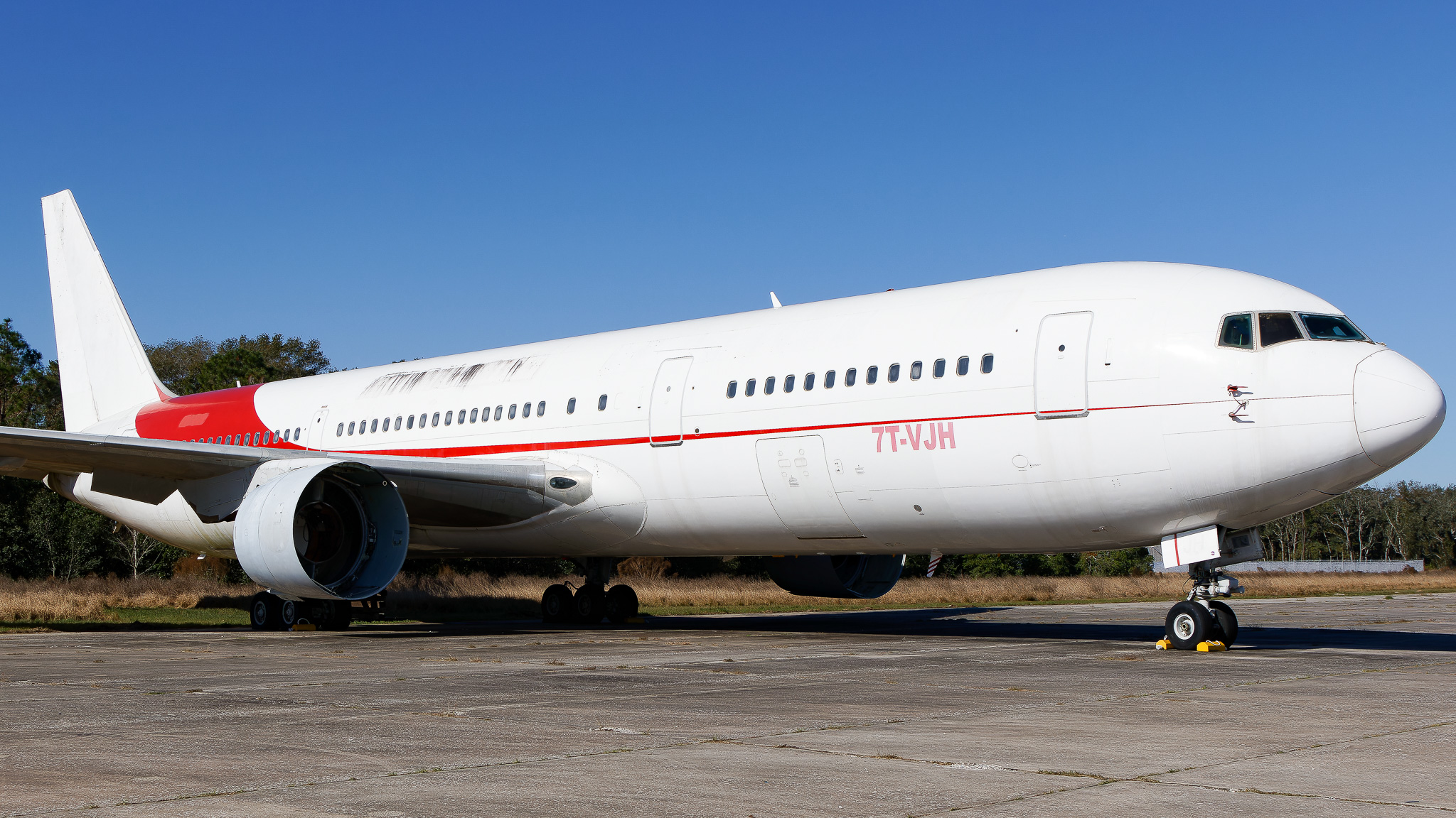 Full size: Air Algerie Boeing 767-300 7T-VJH at 