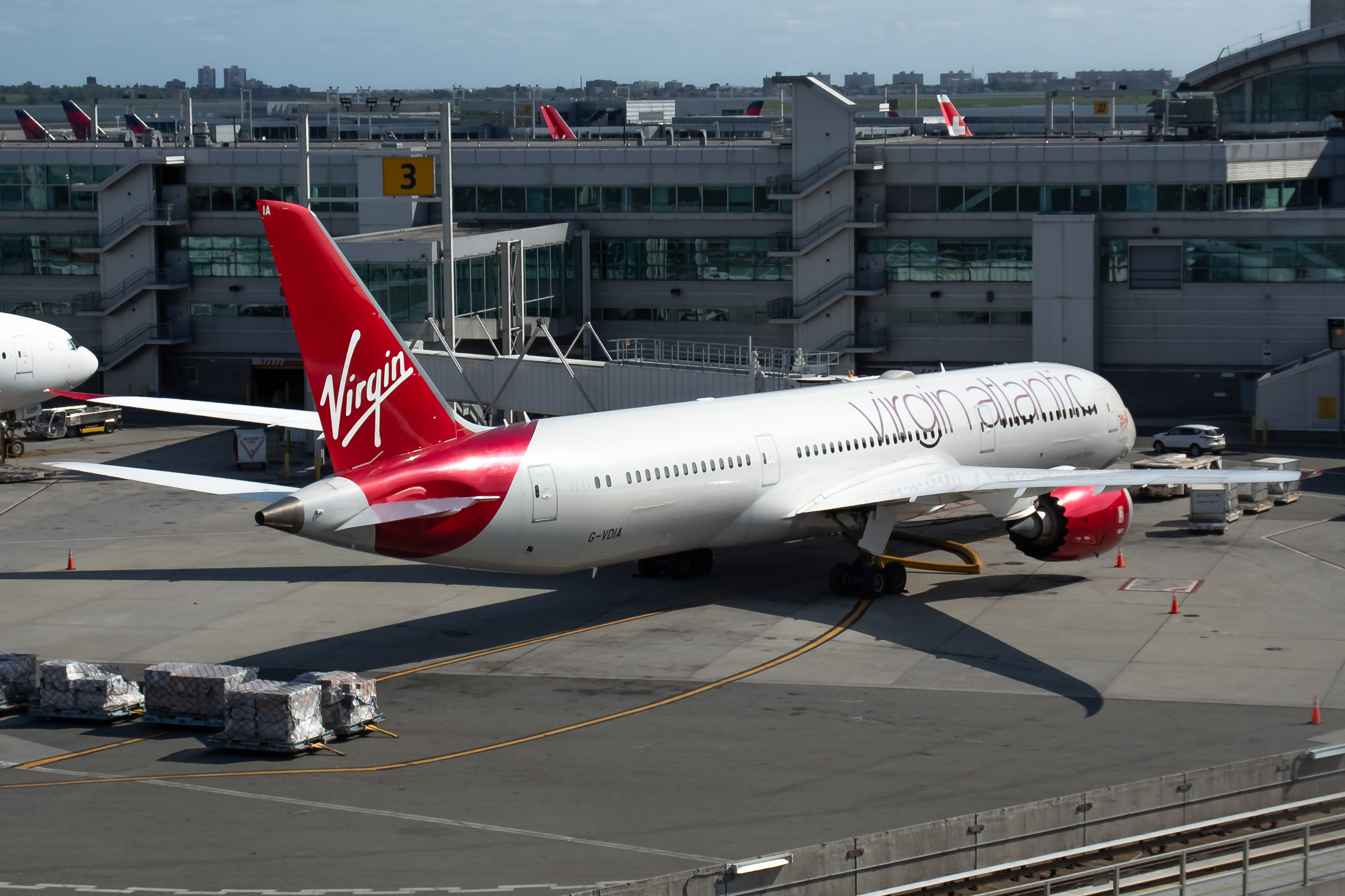 Full size: Virgin Atlantic Boeing 787-9 G-VDIA at John F. Kennedy International Airport