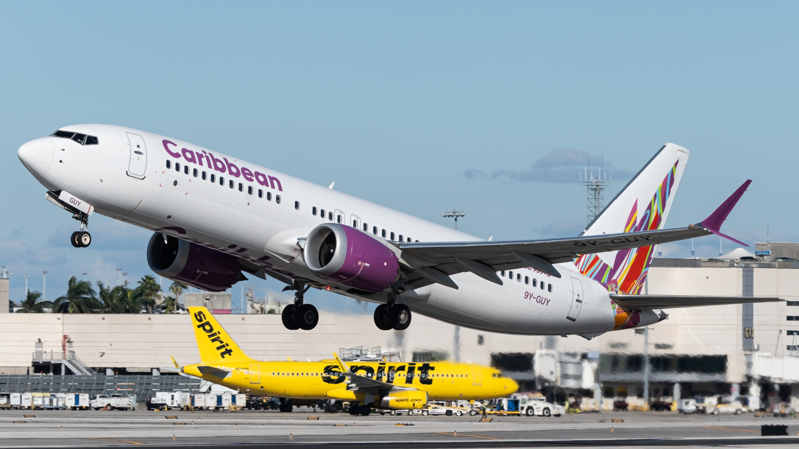 Full size: Caribbean Airlines Boeing 737 MAX 8 9Y-GUY  at Fort Lauderdale/Hollywood International Airport