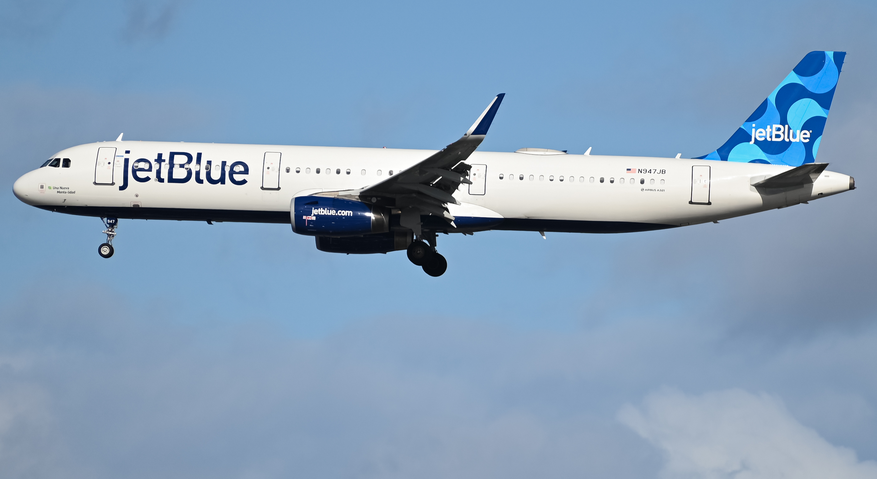 Full size: JetBlue Airways Airbus A321-200 N947JB at Los Angeles International Airport