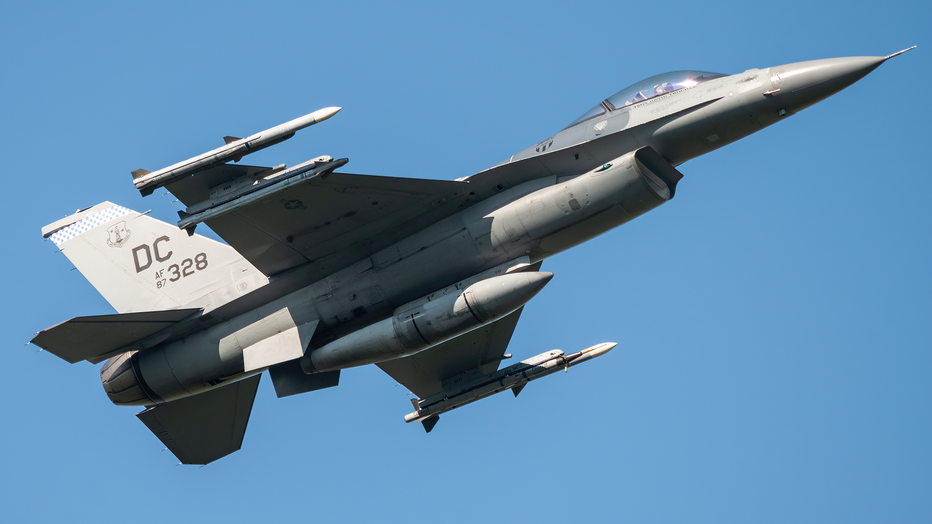 Full size: USAF - United States Air Force General Dynamics F-16 Fighting Falcon 87-0328 at Joint Base Andrews