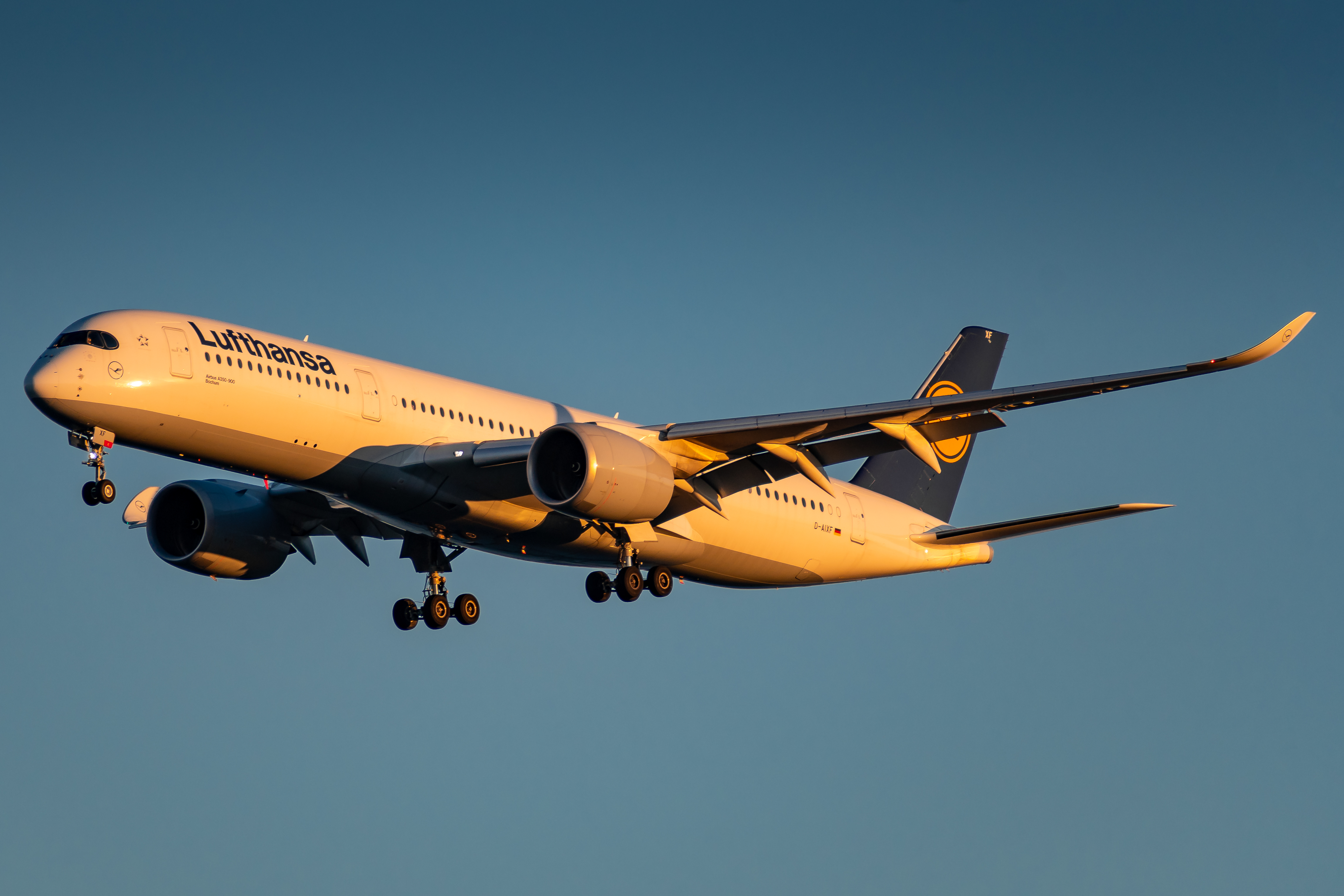 Full size: Lufthansa Airbus A350-900 D-AIXF at General Edward Lawrence Logan International Airport