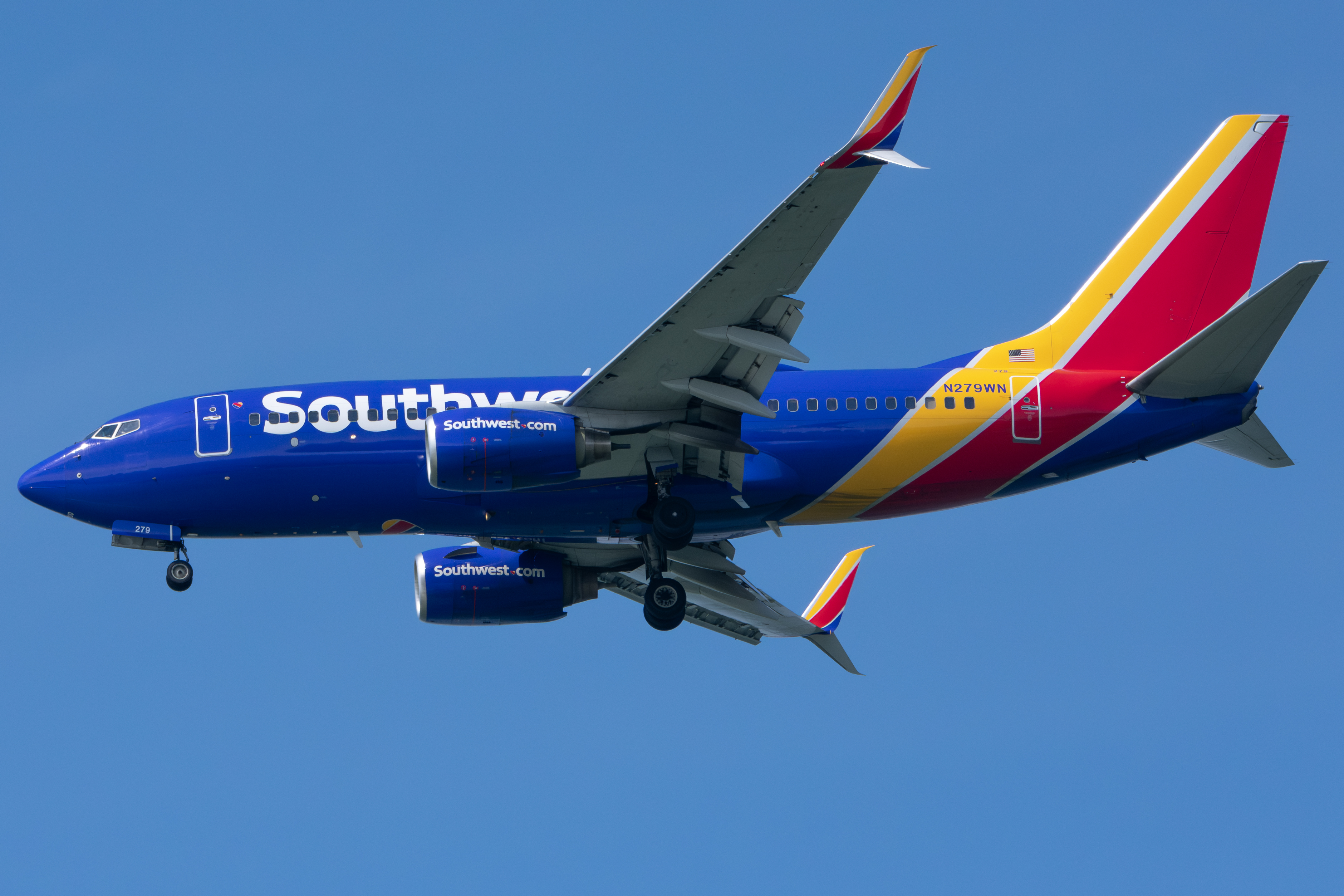 Full size: Southwest Airlines Boeing 737-700 N279WN at San Francisco International Airport