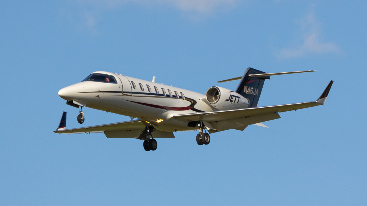 Full size: PRIVATE Learjet 45 N45JA at John Glenn Columbus International Airport