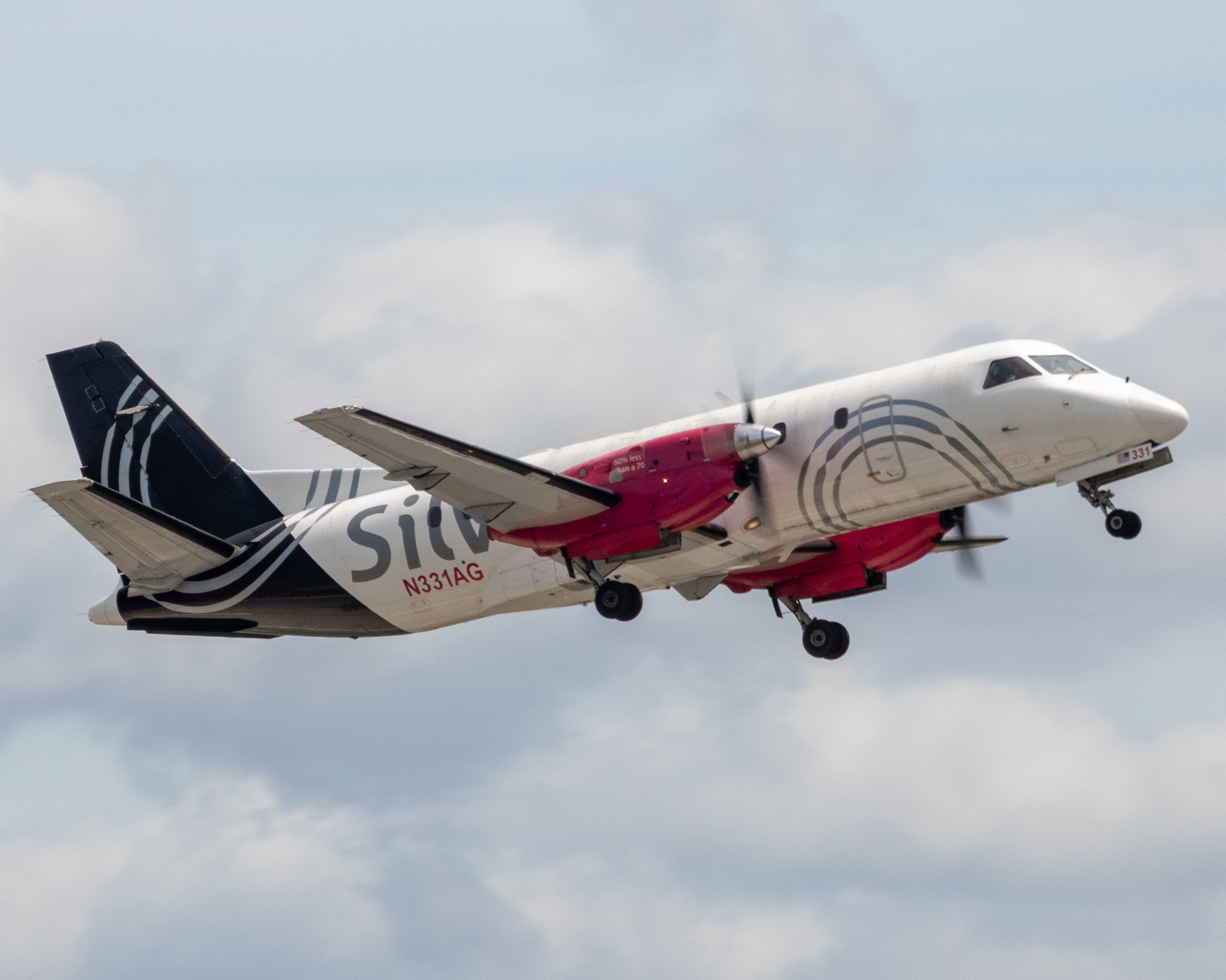 Full size: Silver Airways Saab 340 N331AG at Orlando International Airport