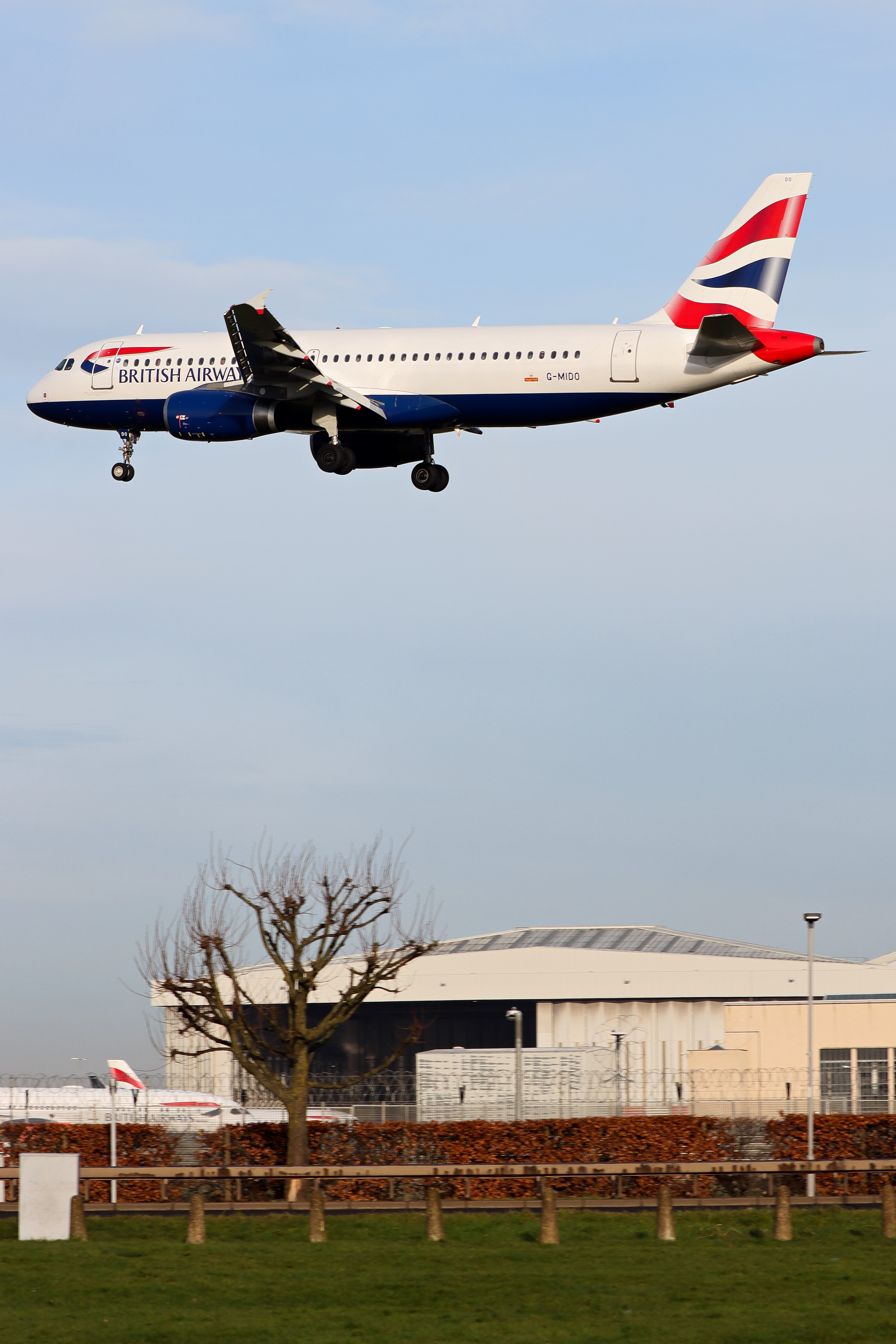 Full size: British Airways Airbus A320 G-MIDO at London Heathrow International Airport