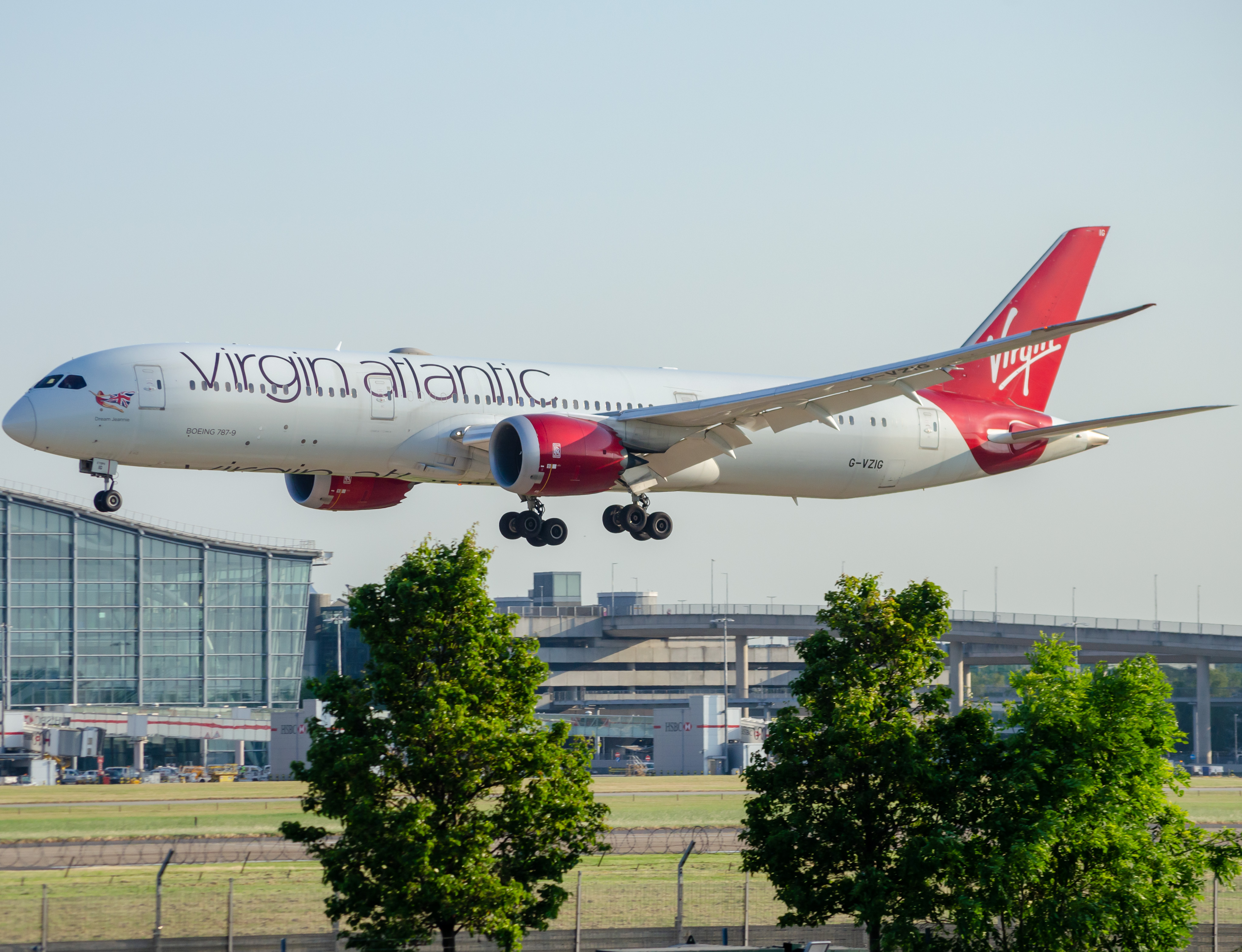 Full size: Virgin Atlantic Boeing 787-9 GVZIG  at London Heathrow International Airport