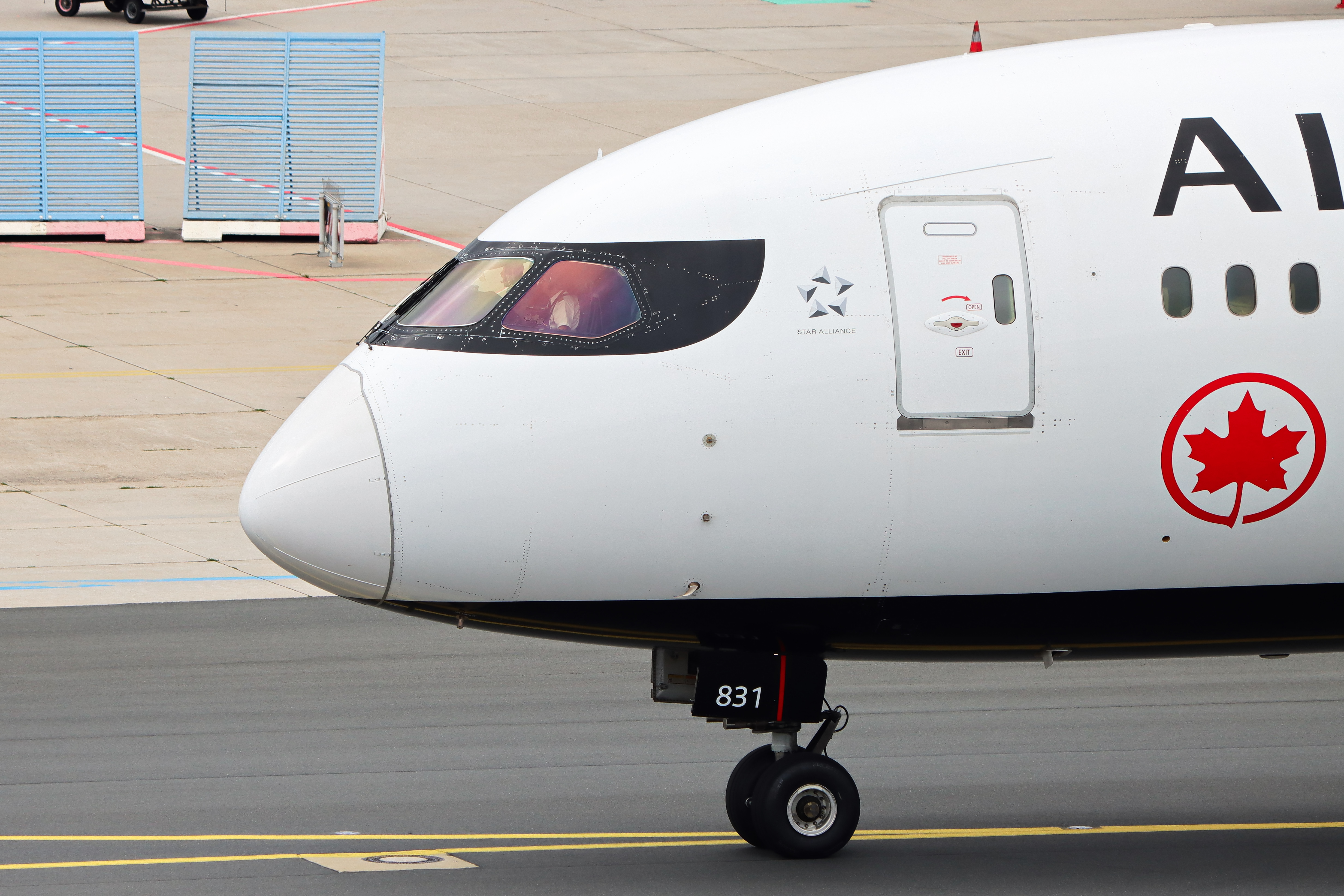 Full size: Air Canada Boeing 787-9 C-FNOE at Frankfurt International Airport