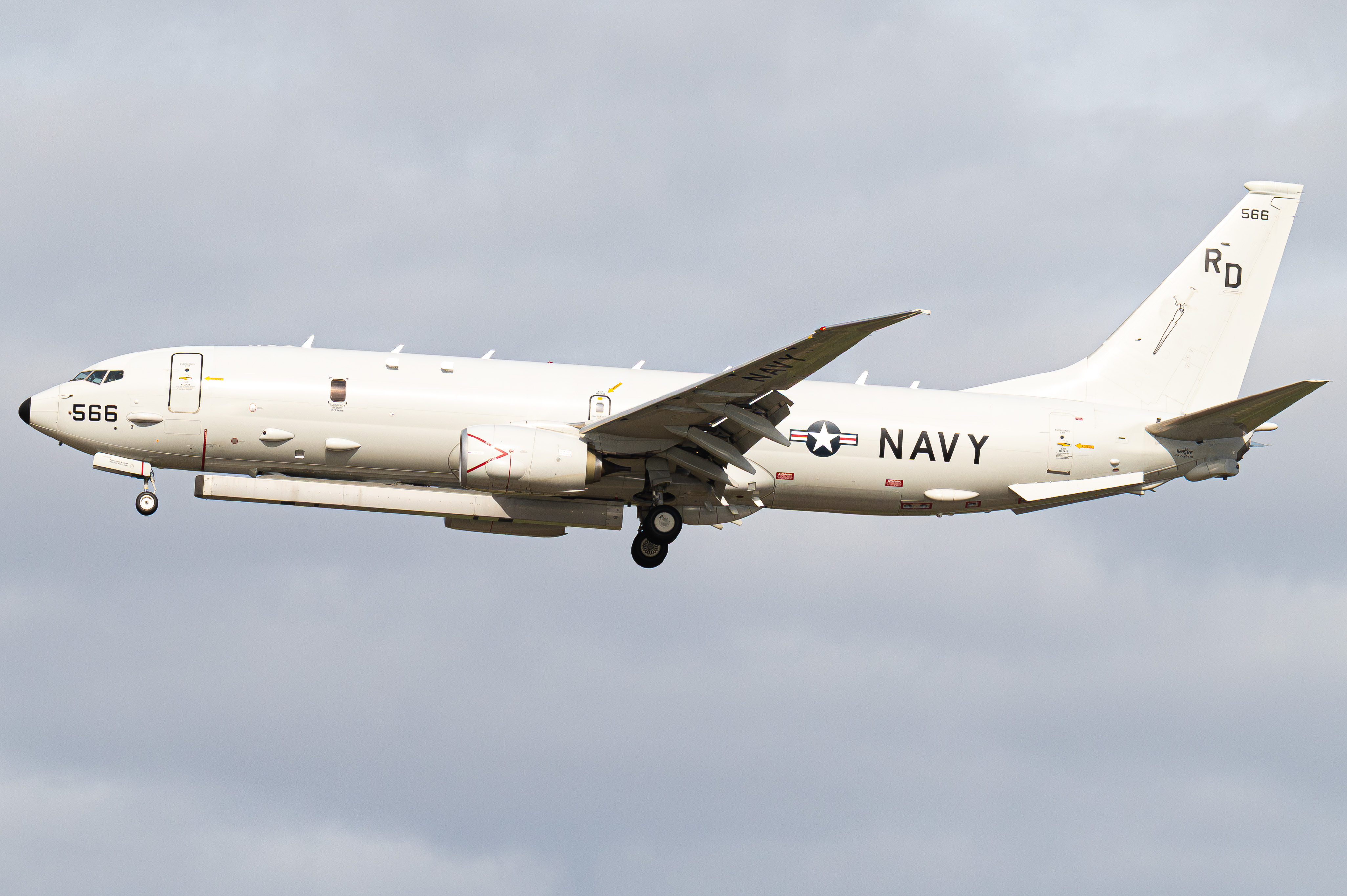 Full size: USN - United States Navy Boeing P-8 Poseidon  169566 at North Island NAS