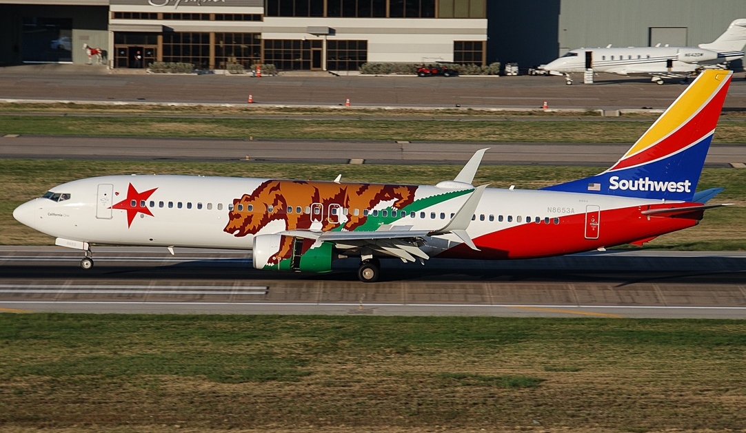 Full size: Southwest Airlines Boeing 737-800 N8653A at Dallas Love Field Airport