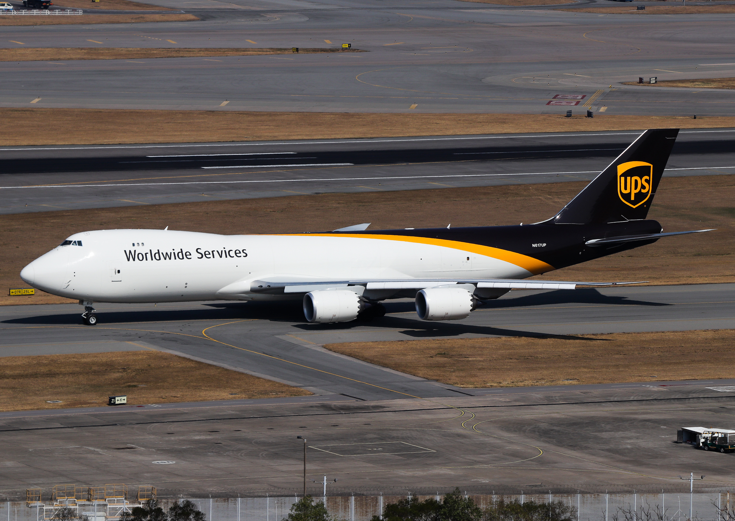 Full size: United Parcel Service Boeing 747-8F N617UP at Hong Kong International Airport