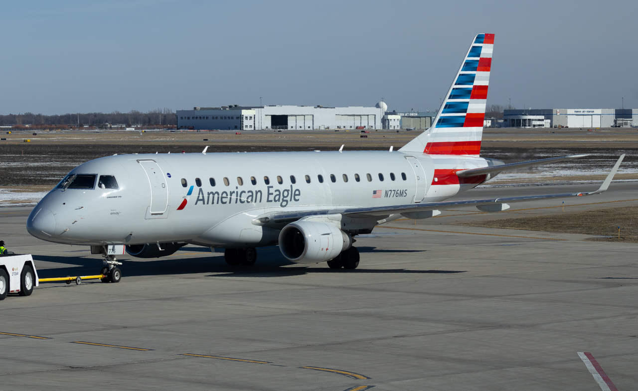 Full size: American Eagle Embraer E170 N776MS at Hector International Airport