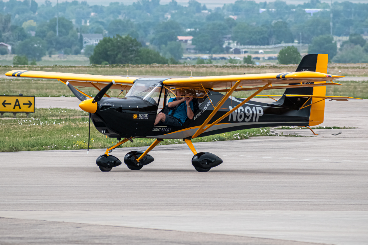 Full size: PRIVATE Aerotrek 240 N691P at Northern Colorado Regional Airport