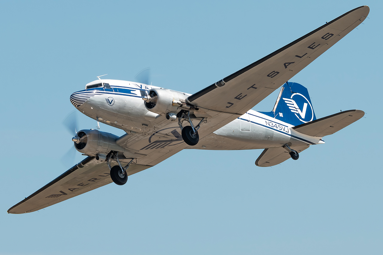 Full size: PRIVATE Douglas DC-3 N345VJ at Wittman Regional Airport
