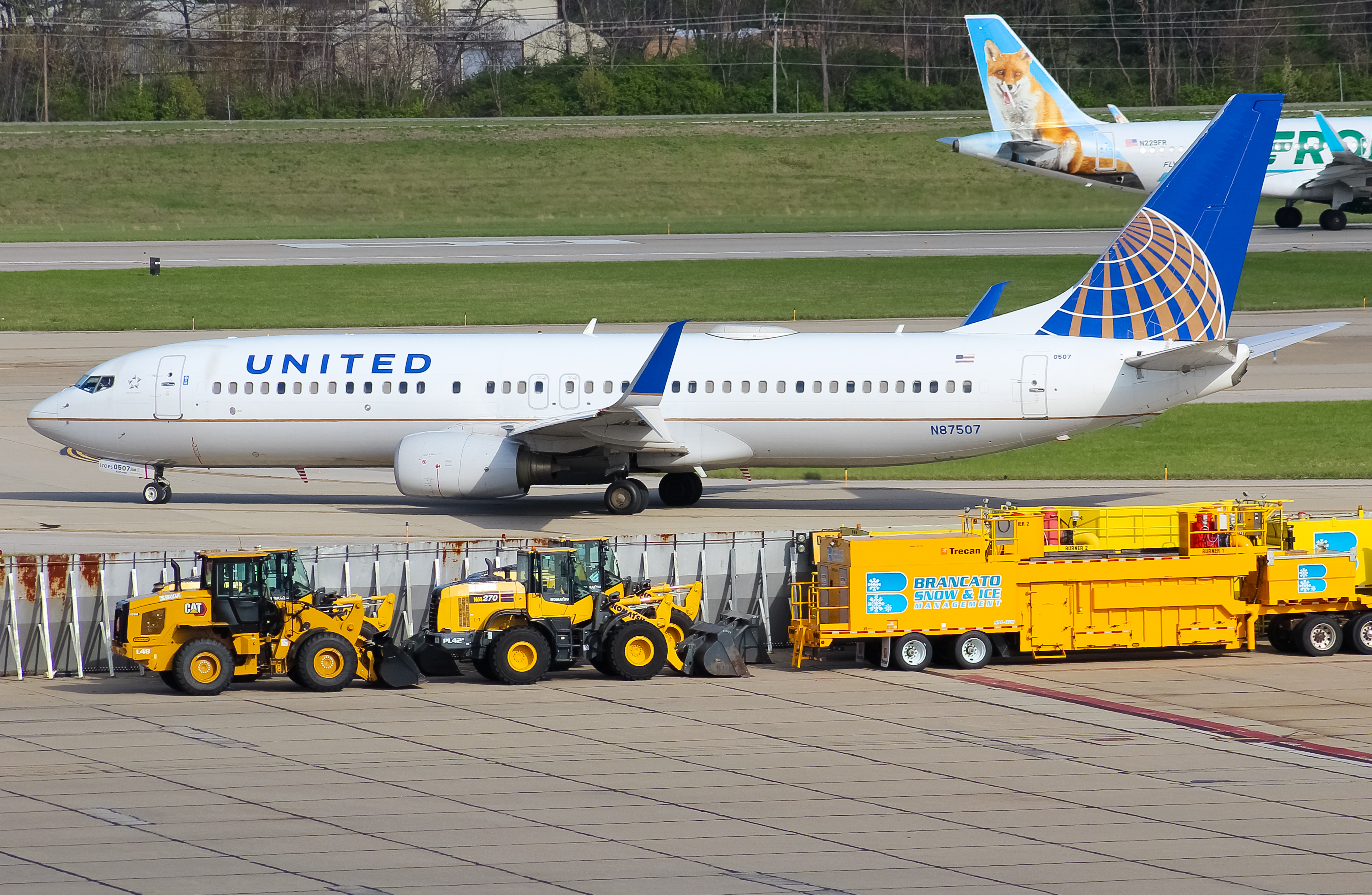 Full size: United Airlines Boeing 737-800 N87507 at Cincinnati/Northern Kentucky International Airport
