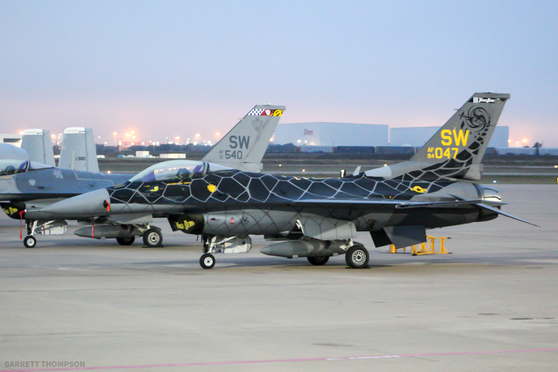 Full size: USAF - United States Air Force General Dynamics F-16 Fighting Falcon 94-0047 at Fort Worth Alliance Airport