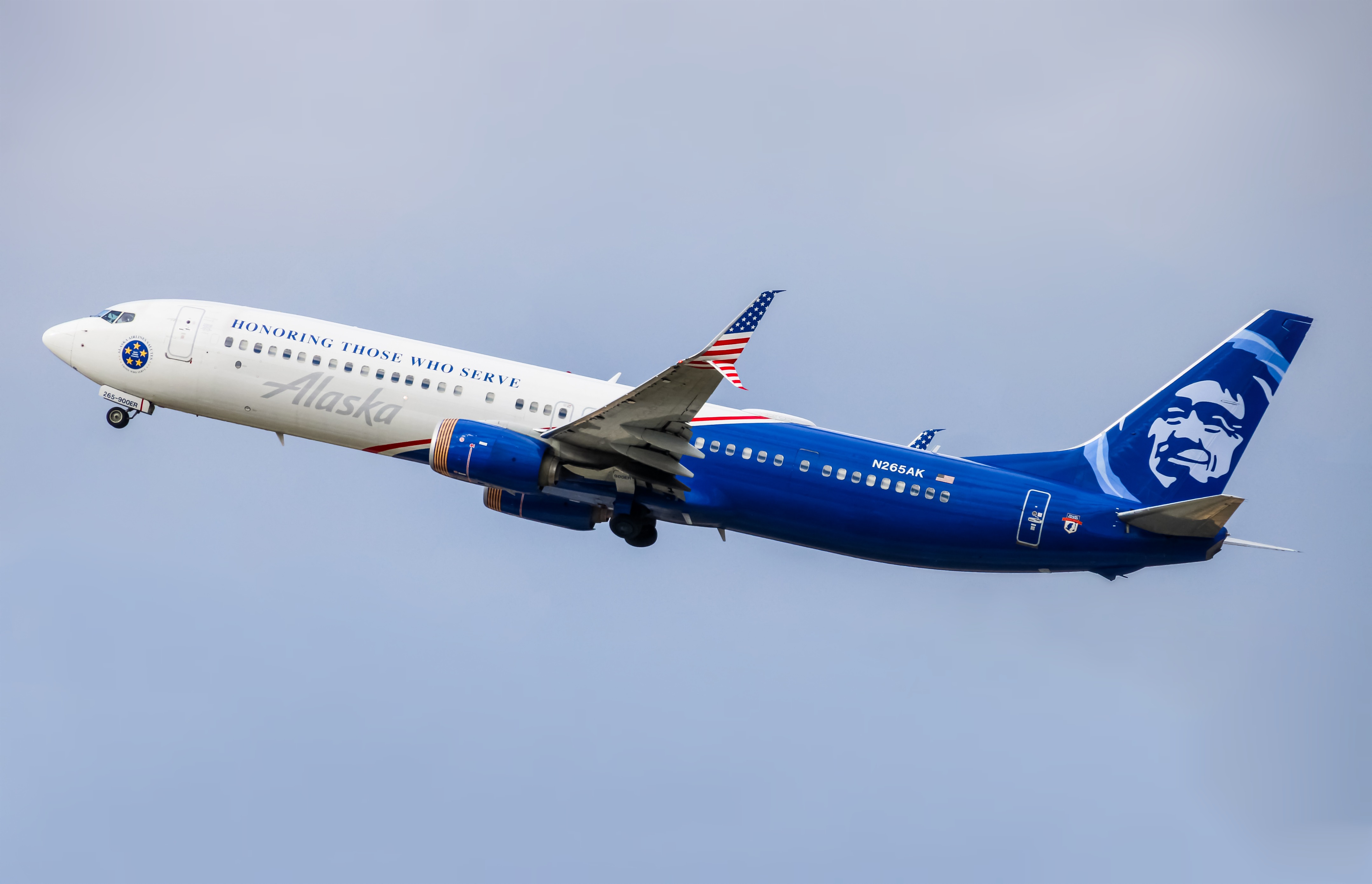 Full size: Alaska Airlines Boeing 737-900ER N265AK at Baltimore/Washington International Thurgood Marshall Airport
