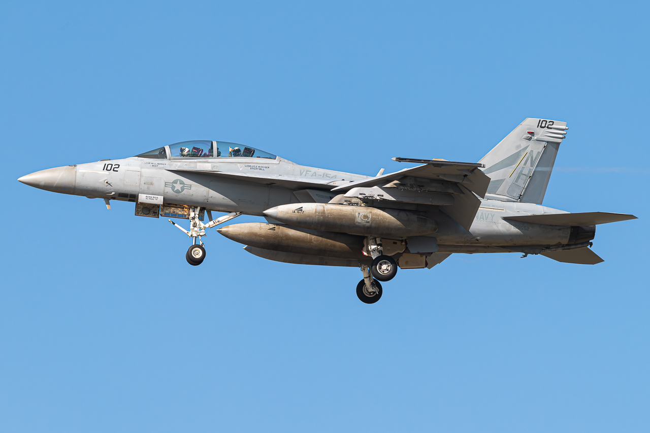 Full size: USN - United States Navy Boeing F/A-18E/F Super Hornet 169652 at North Island NAS