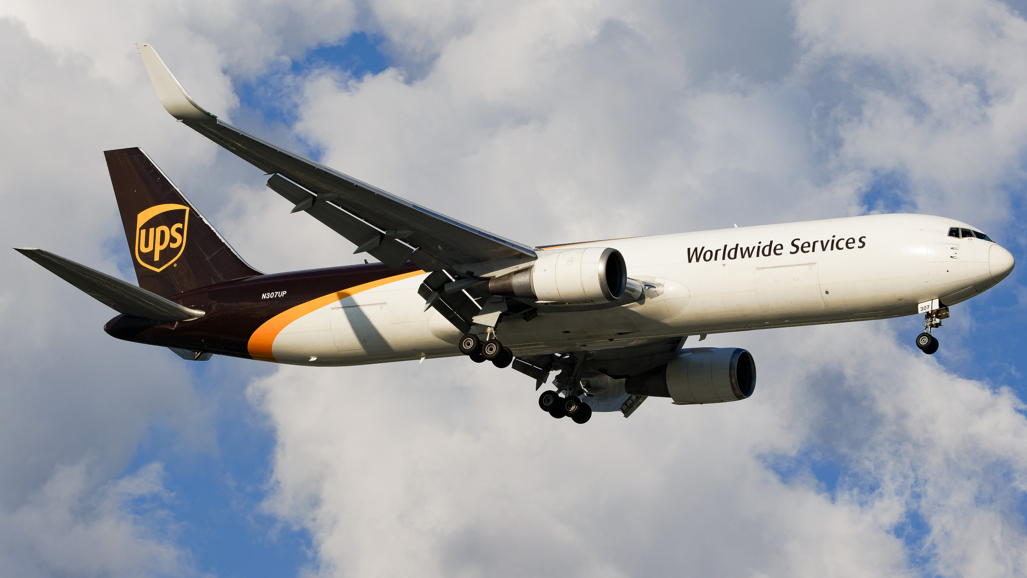 Full size: United Parcel Service Boeing 767-300F N307UP at Tampa International Airport