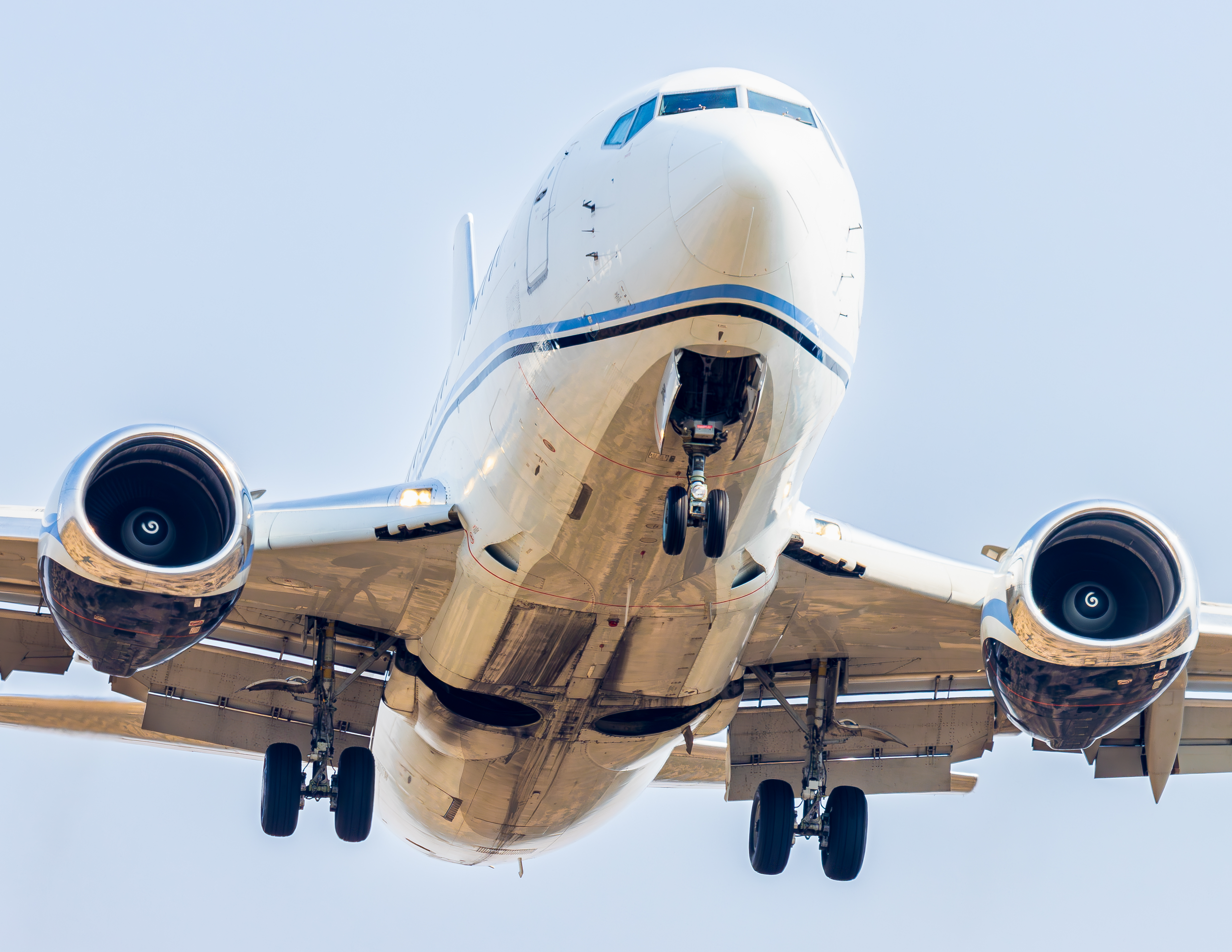 Full size: Sierra Pacific Airlines Boeing 737-500 N709S at Roberts Field Airport