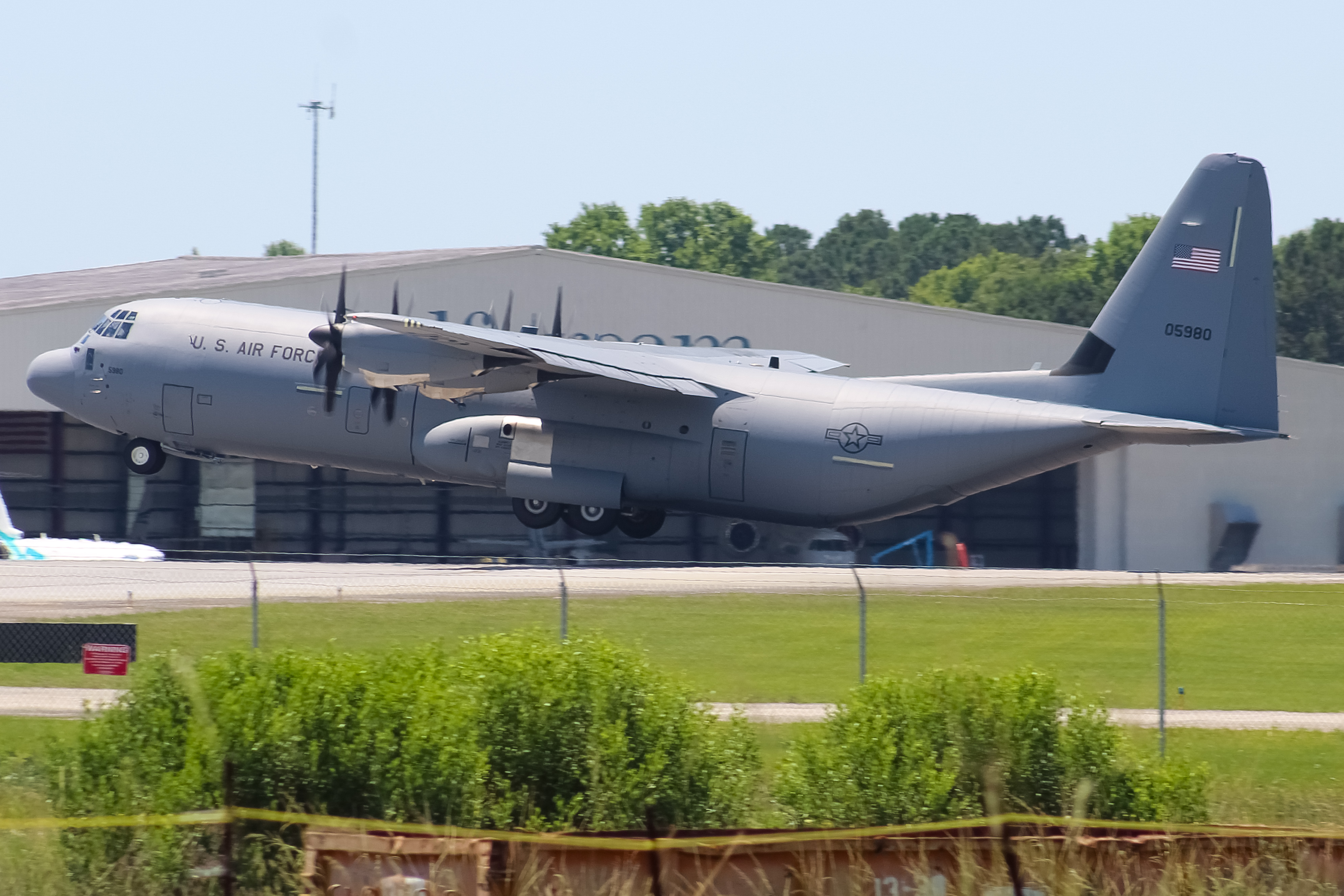 Full size: USAF - United States Air Force Lockheed C-130J Hercules 20-5980 at Savannah/Hilton Head International Airport