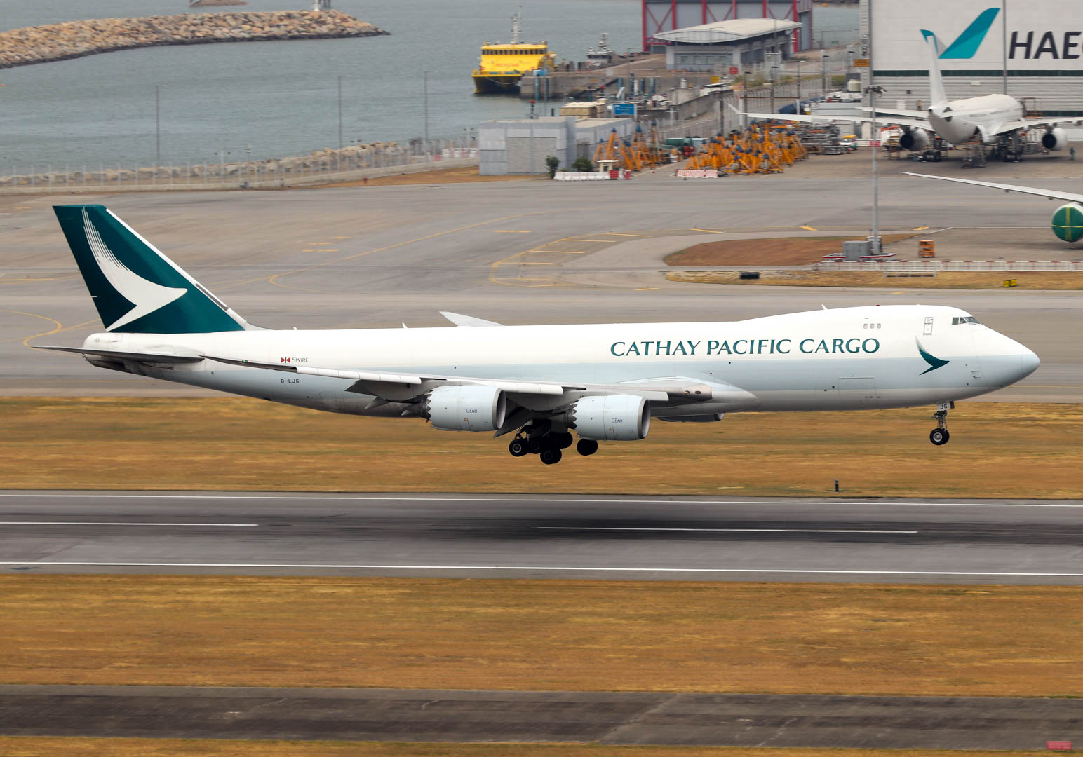 Full size: Cathay Pacific Cargo Boeing 747-8F B-LJG at Hong Kong International Airport