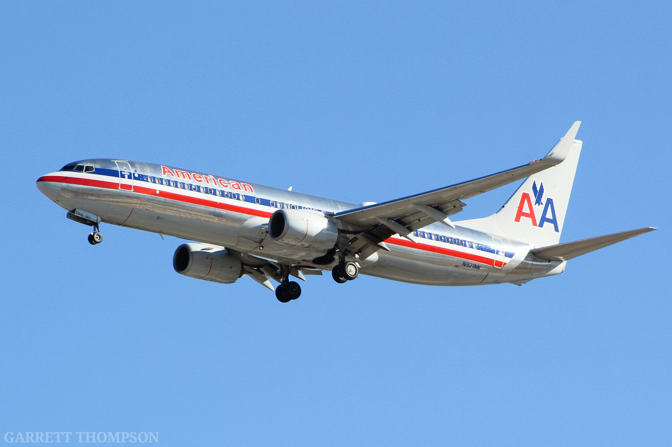 Full size: American Airlines Boeing 737-800 N921NN at Dallas-Fort Worth International Airport