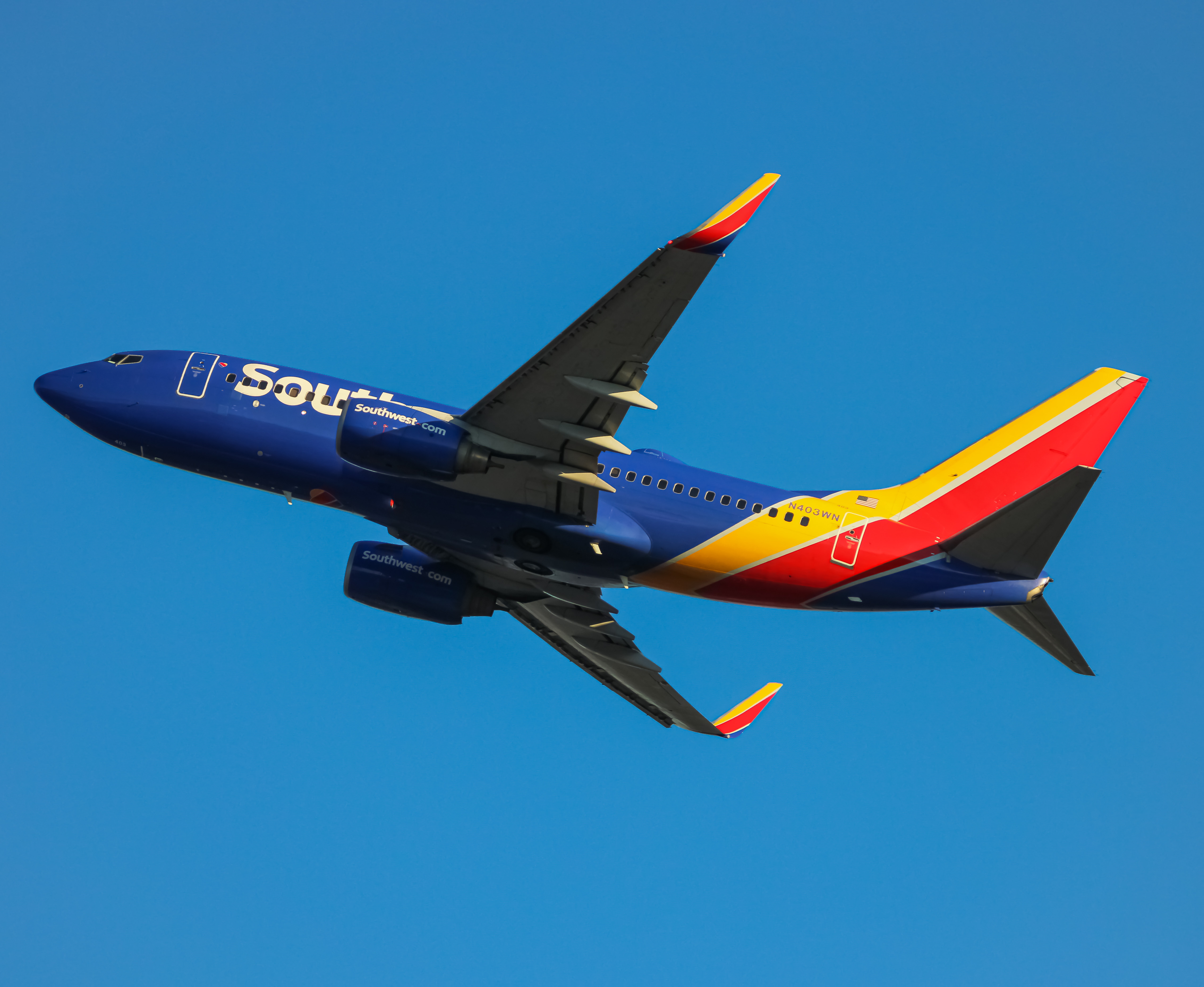 Full size: Southwest Airlines Boeing 737-700 N403WN at Baltimore/Washington International Thurgood Marshall Airport
