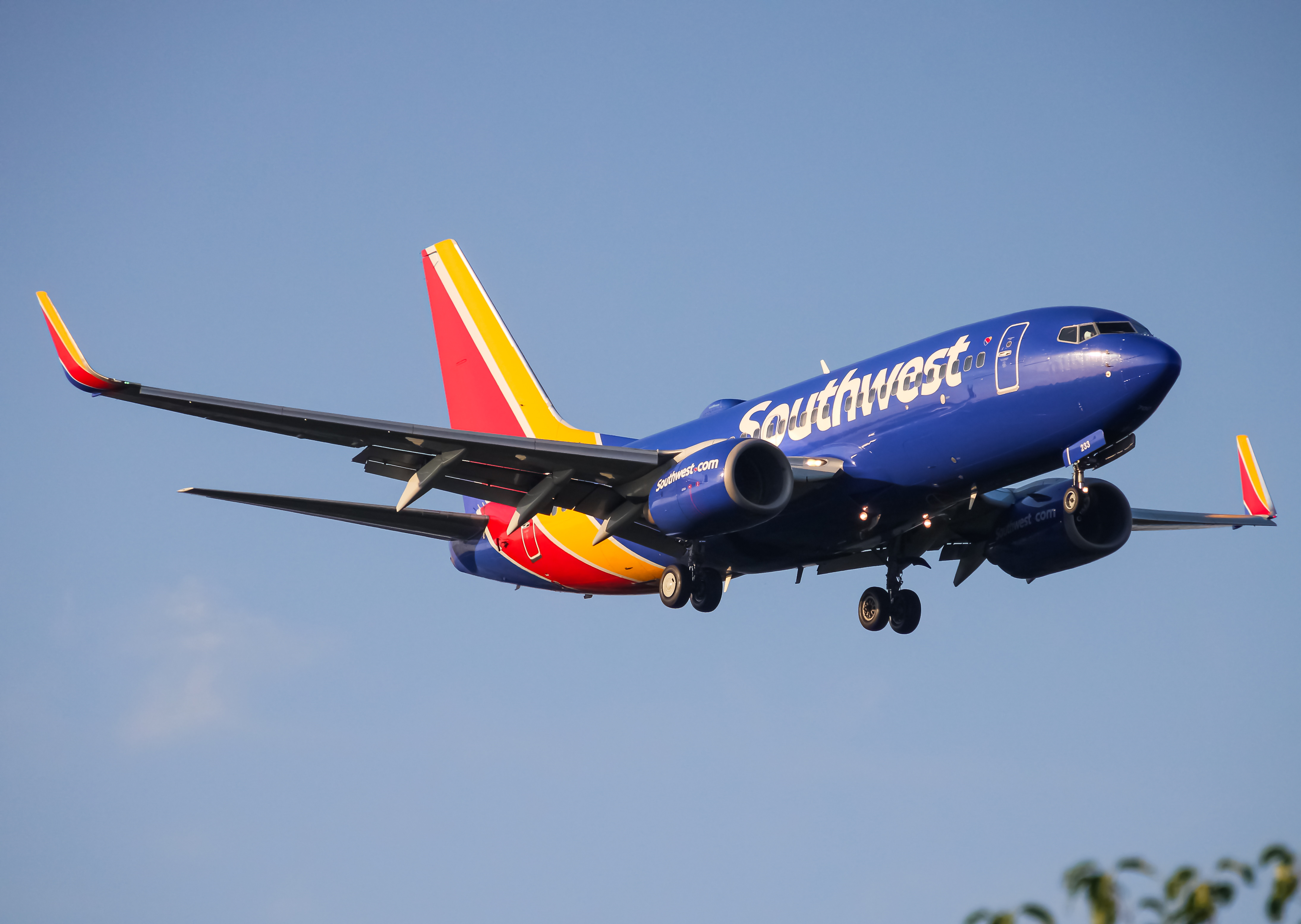 Full size: Southwest Airlines Boeing 737-700 N233LV at Baltimore/Washington International Thurgood Marshall Airport