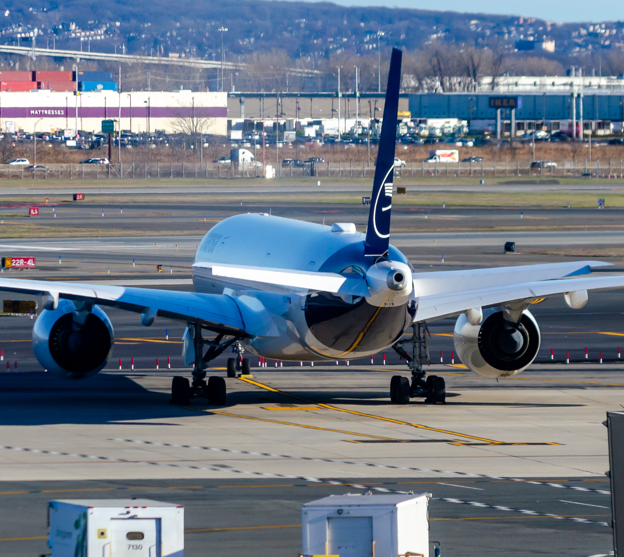 Full size: Lufthansa Airbus A350-900 D-AIXA at Newark Liberty International Airport