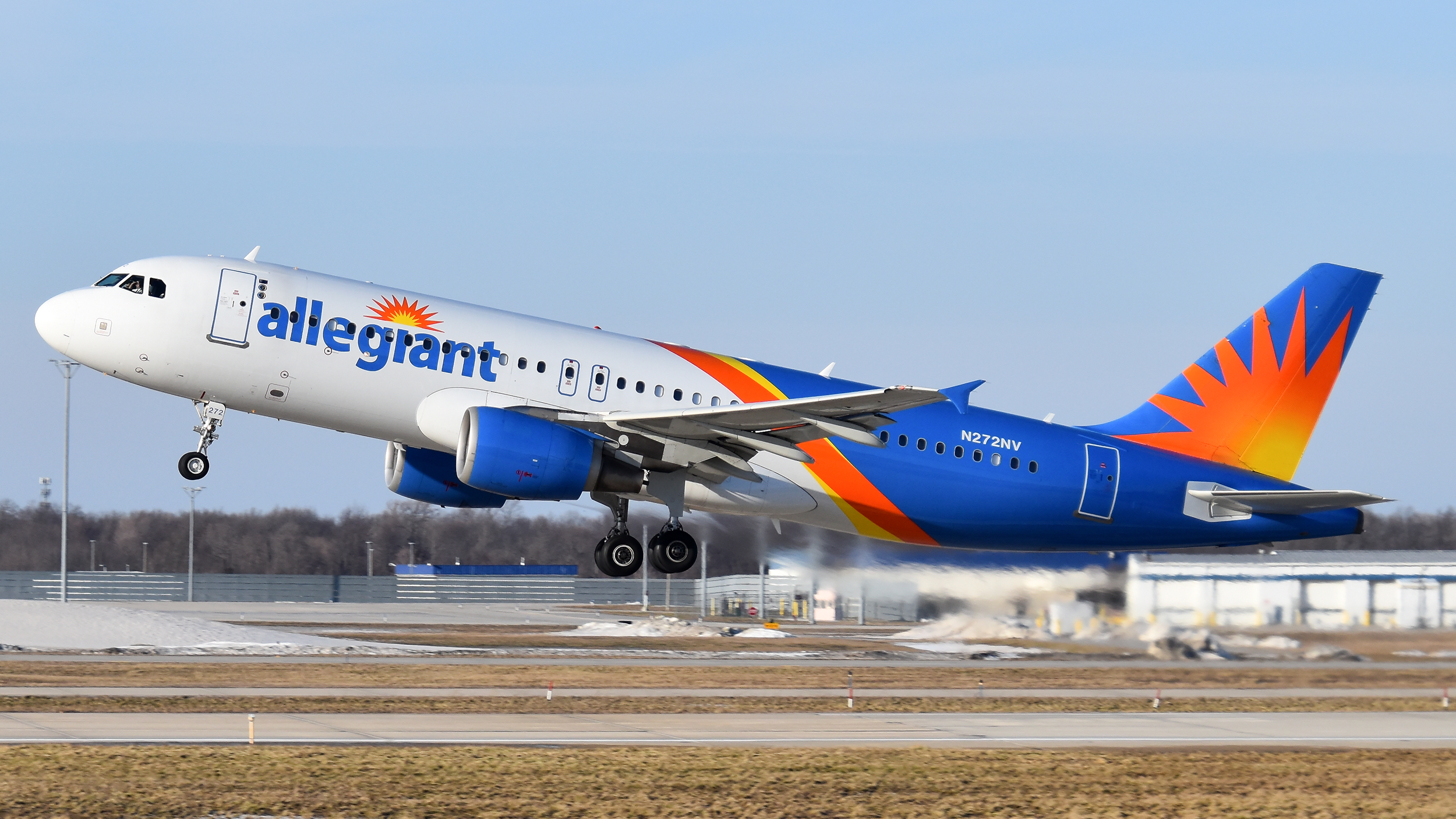 Full size: Allegiant Air Airbus A320 N272NV at Gerald R Ford International Airport