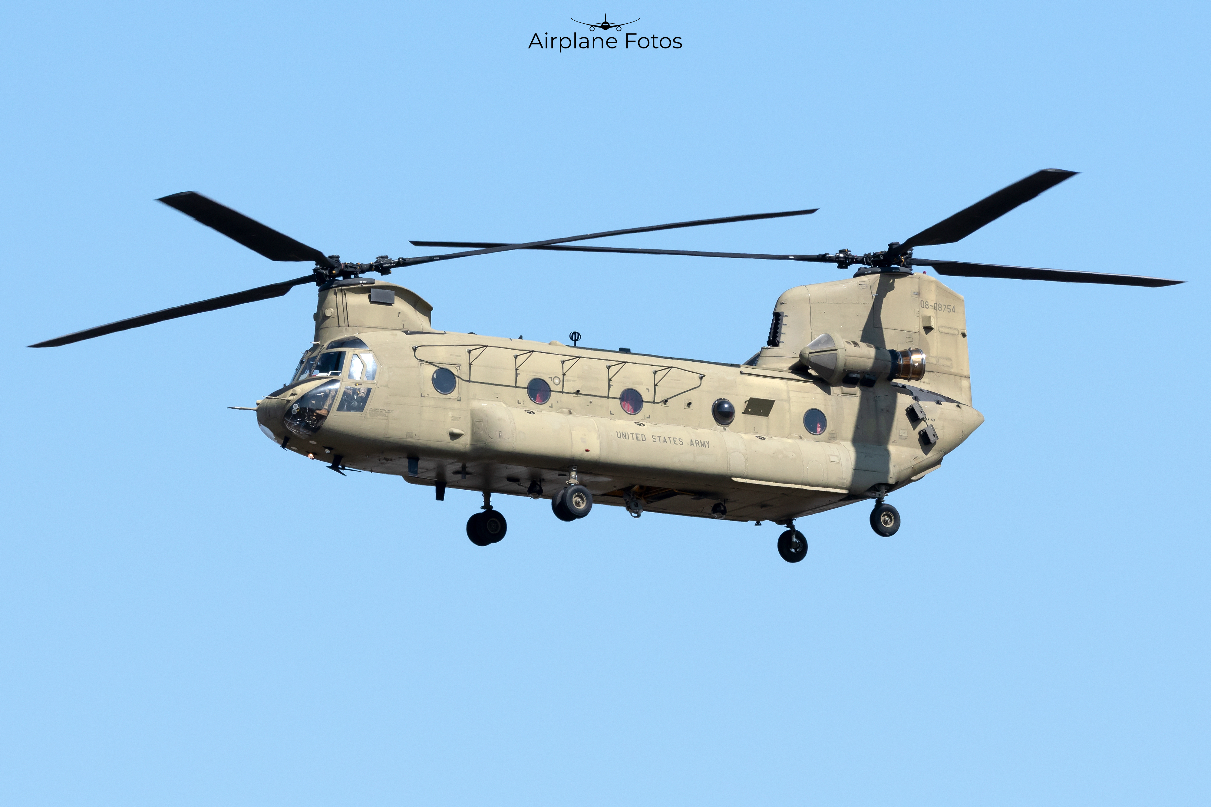 Full size: US Army Boeing CH-47 Chinook 08-08754 at Muir Army Airfield (Fort Indiantown Gap)