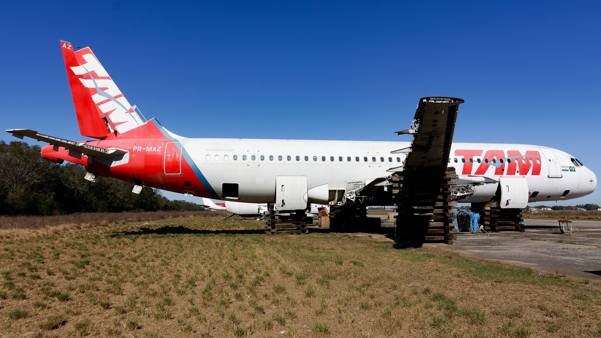 Full size: TAM Airbus A320 PR-MAZ at 