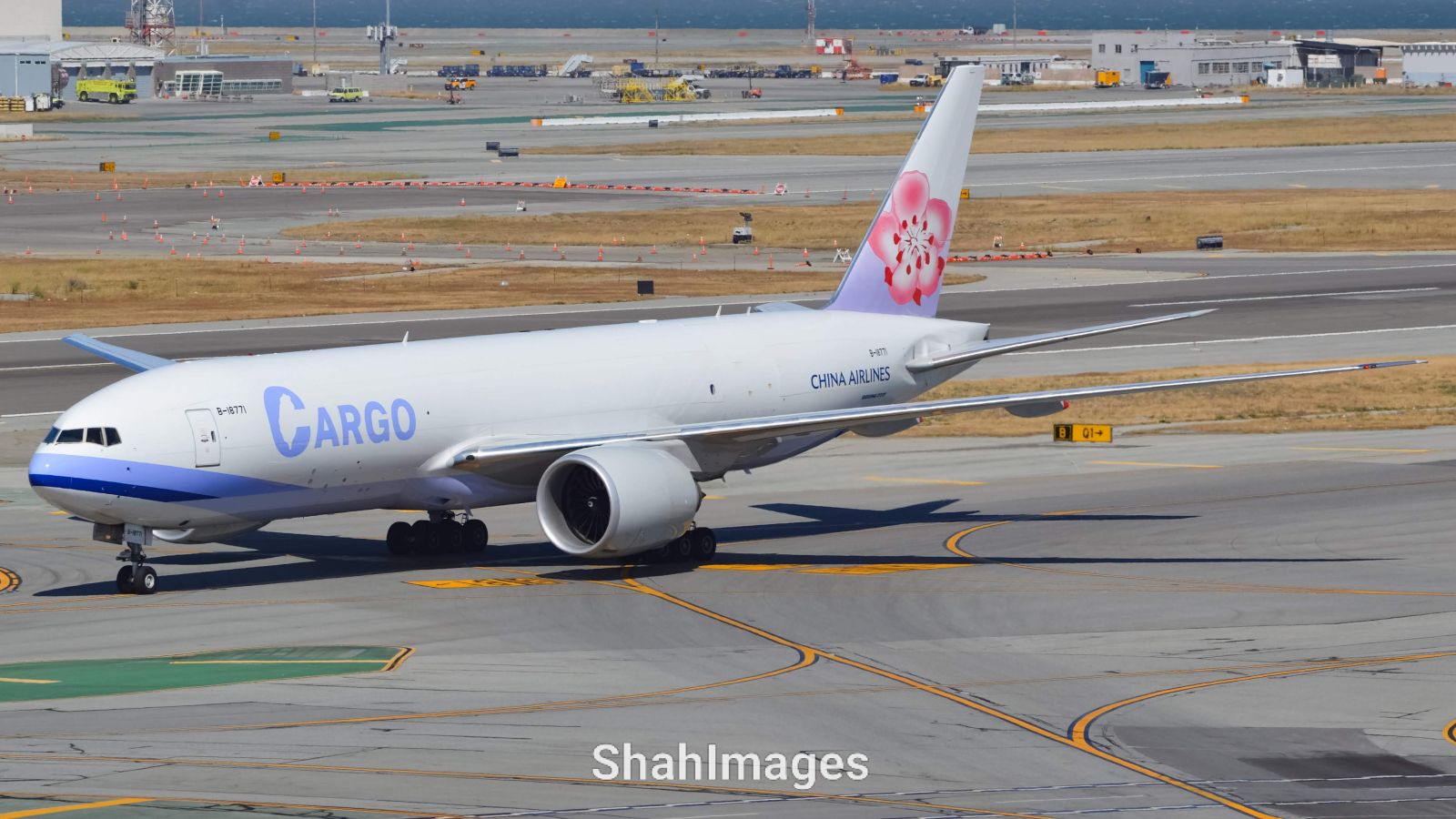 Full size: China Airlines Cargo Boeing 777-F B-18771 at San Francisco International Airport