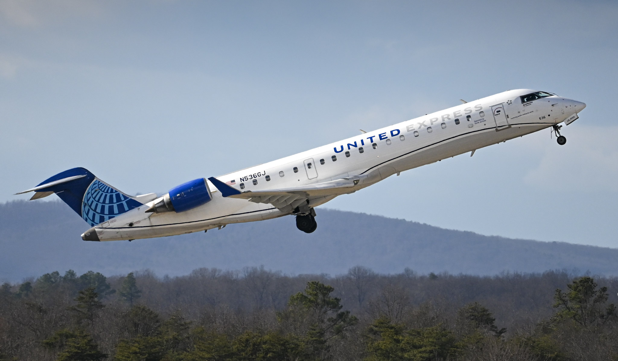 Full size: United Express Mitsubishi CRJ-550 N536GJ at Washington Dulles International Airport