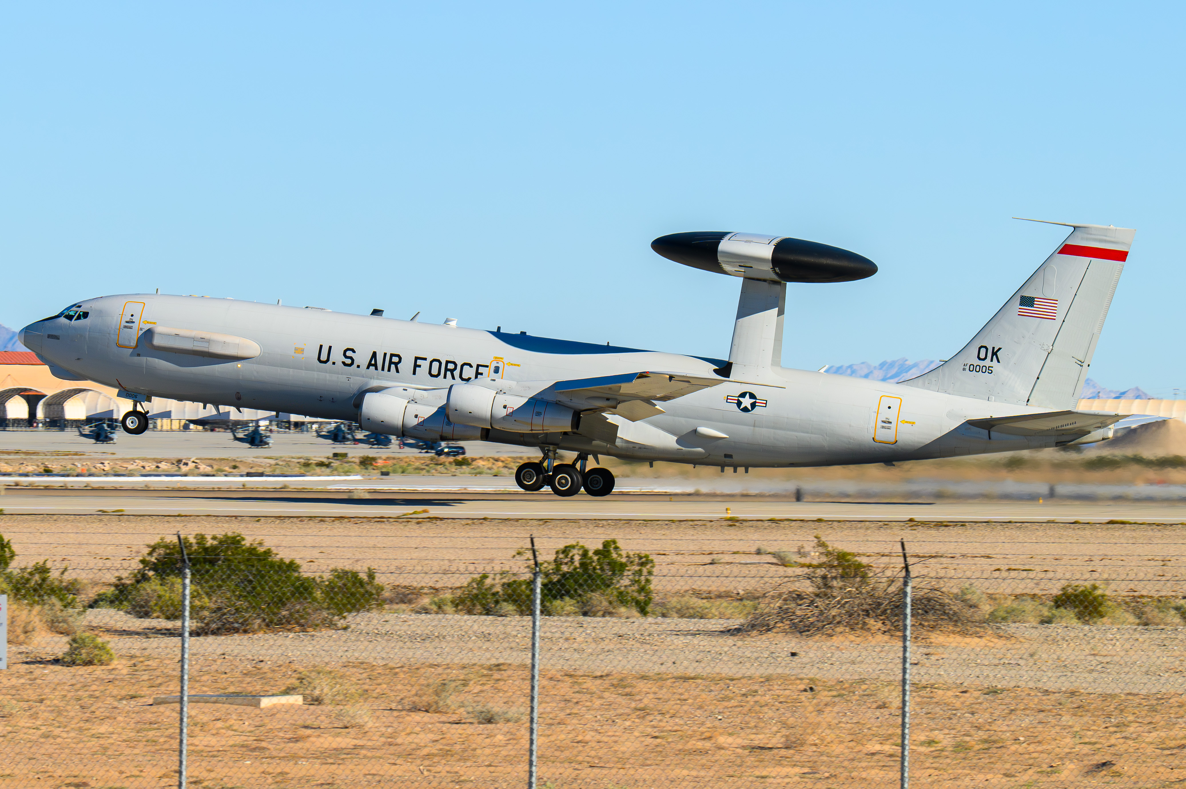 Full size: USAF - United States Air Force Boeing E-3 Sentry 81-0005 at Yuma International Airport