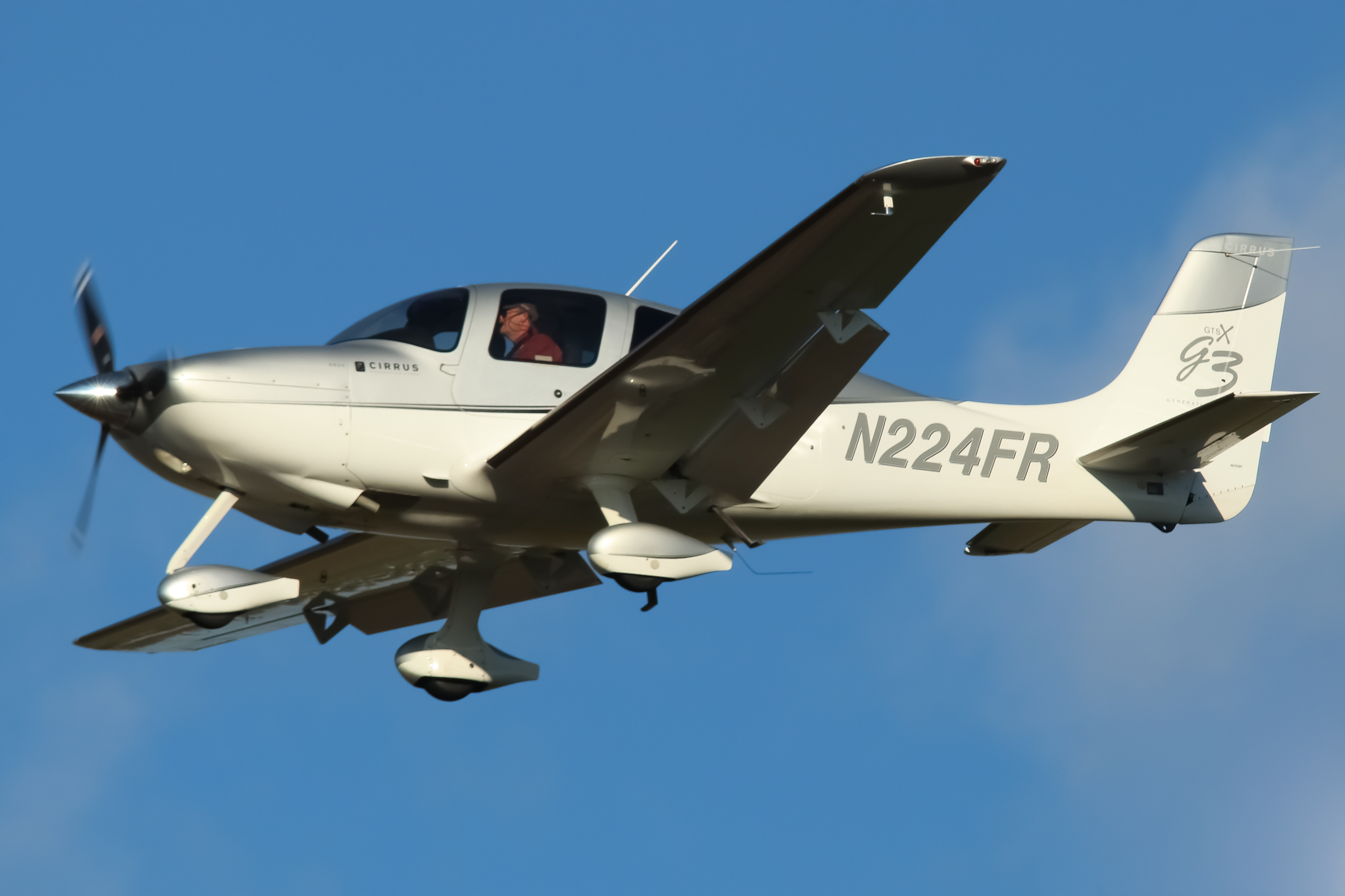 Full size: PRIVATE Cirrus SR22 N224FR at Lancaster Airport