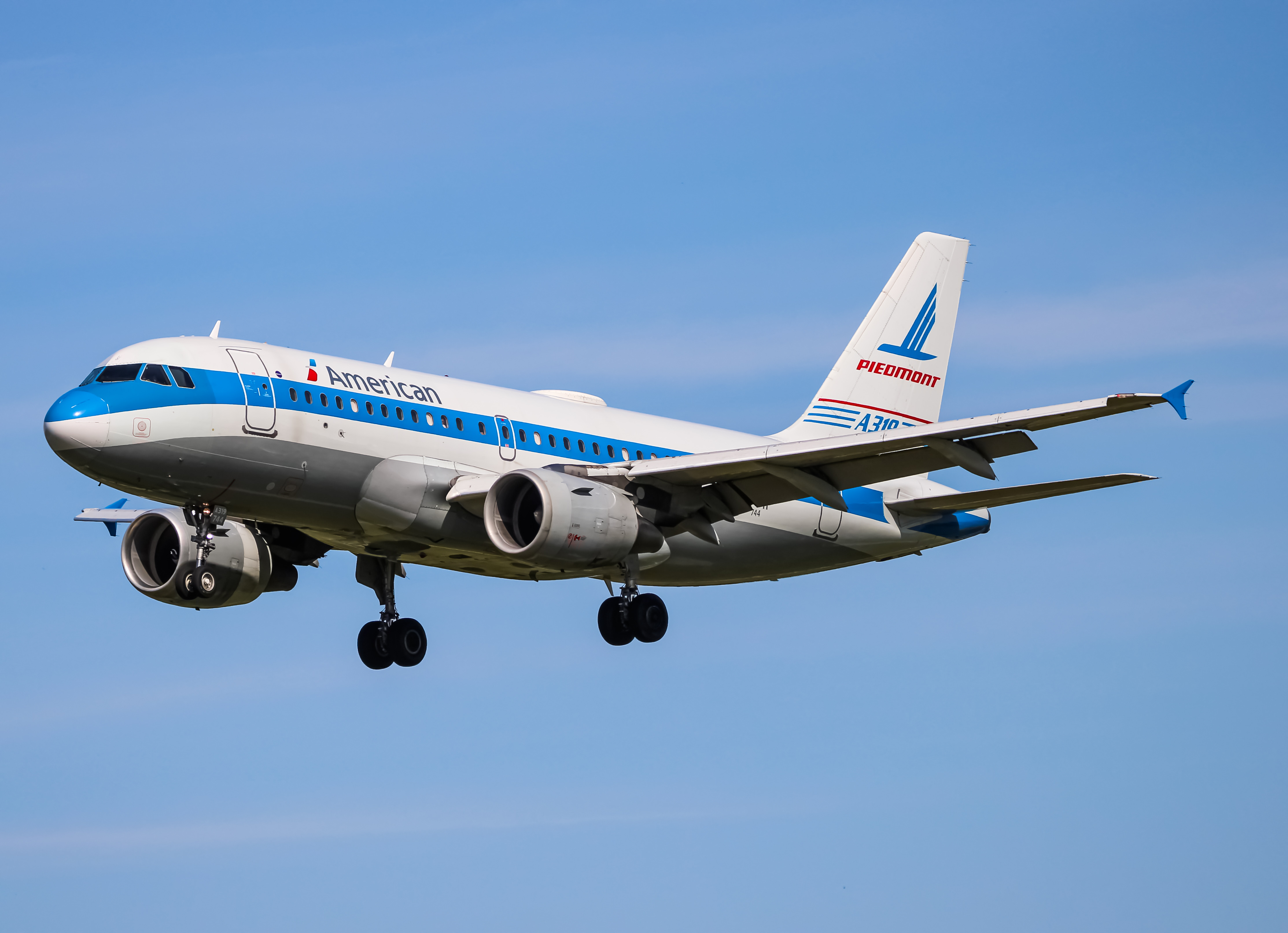 Full size: American Airlines Airbus A319 N744P at Baltimore/Washington International Thurgood Marshall Airport